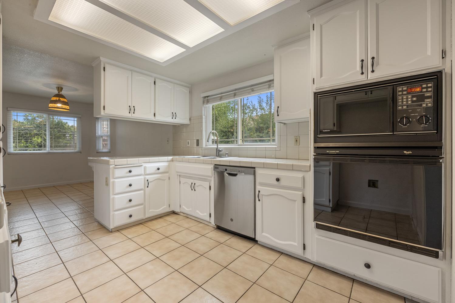 1940 N Berkeley Avenue