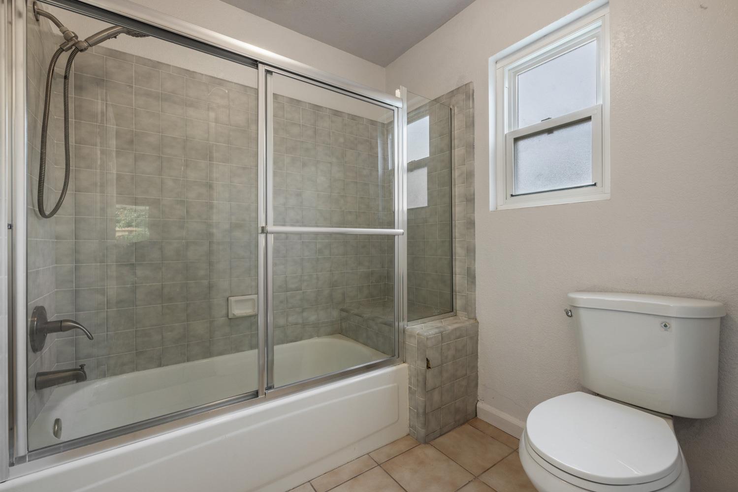 1940 N Berkeley Avenue