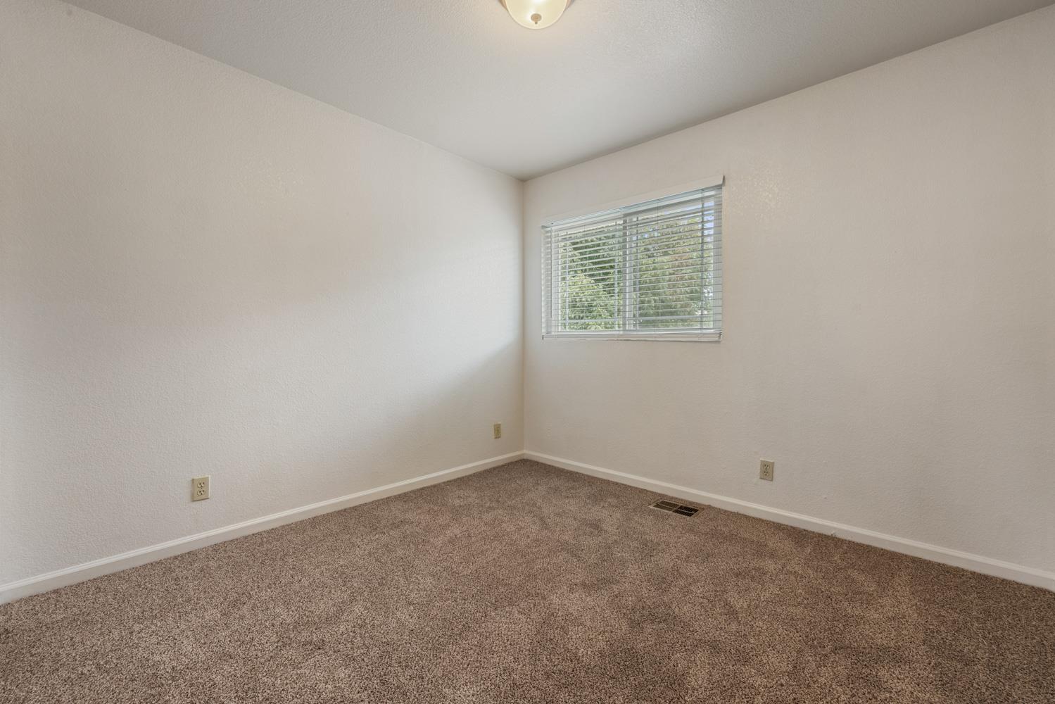 1940 N Berkeley Avenue