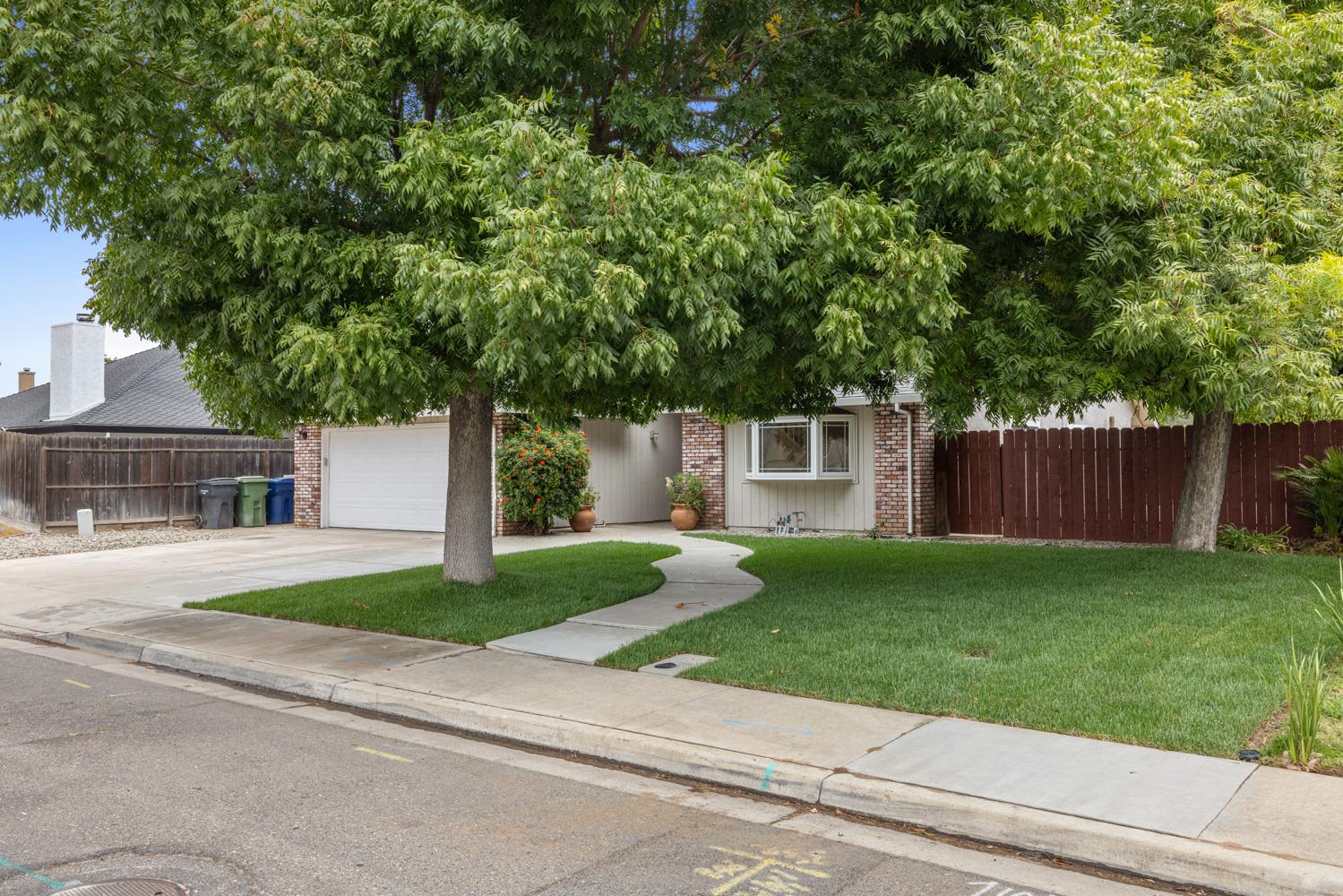 1940 N Berkeley Avenue