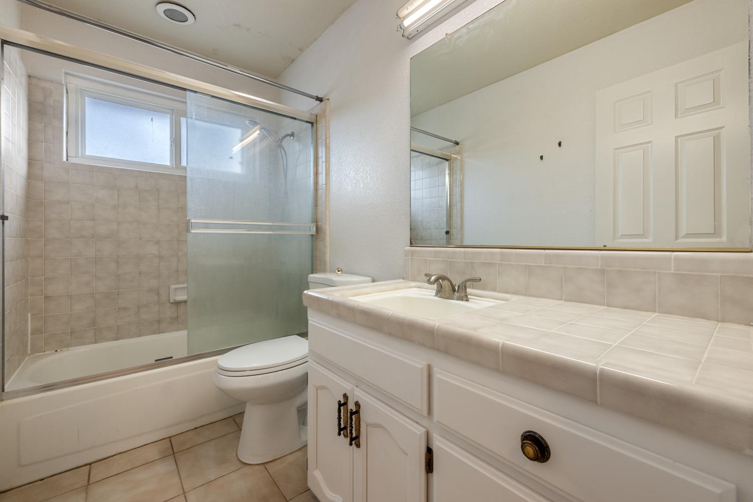 1940 N Berkeley Avenue