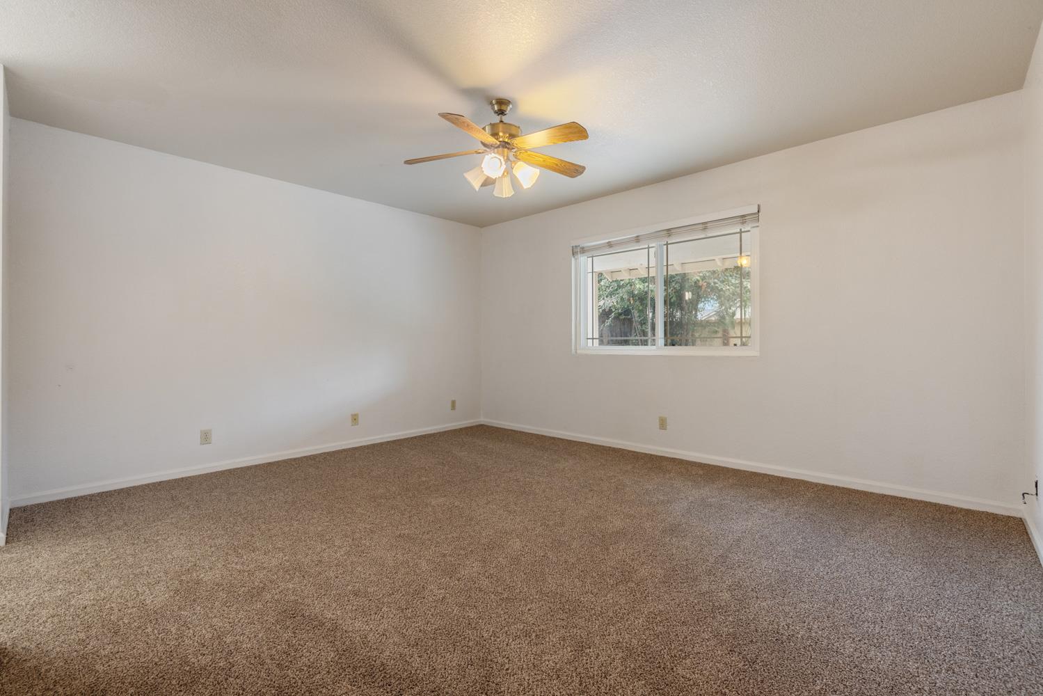 1940 N Berkeley Avenue