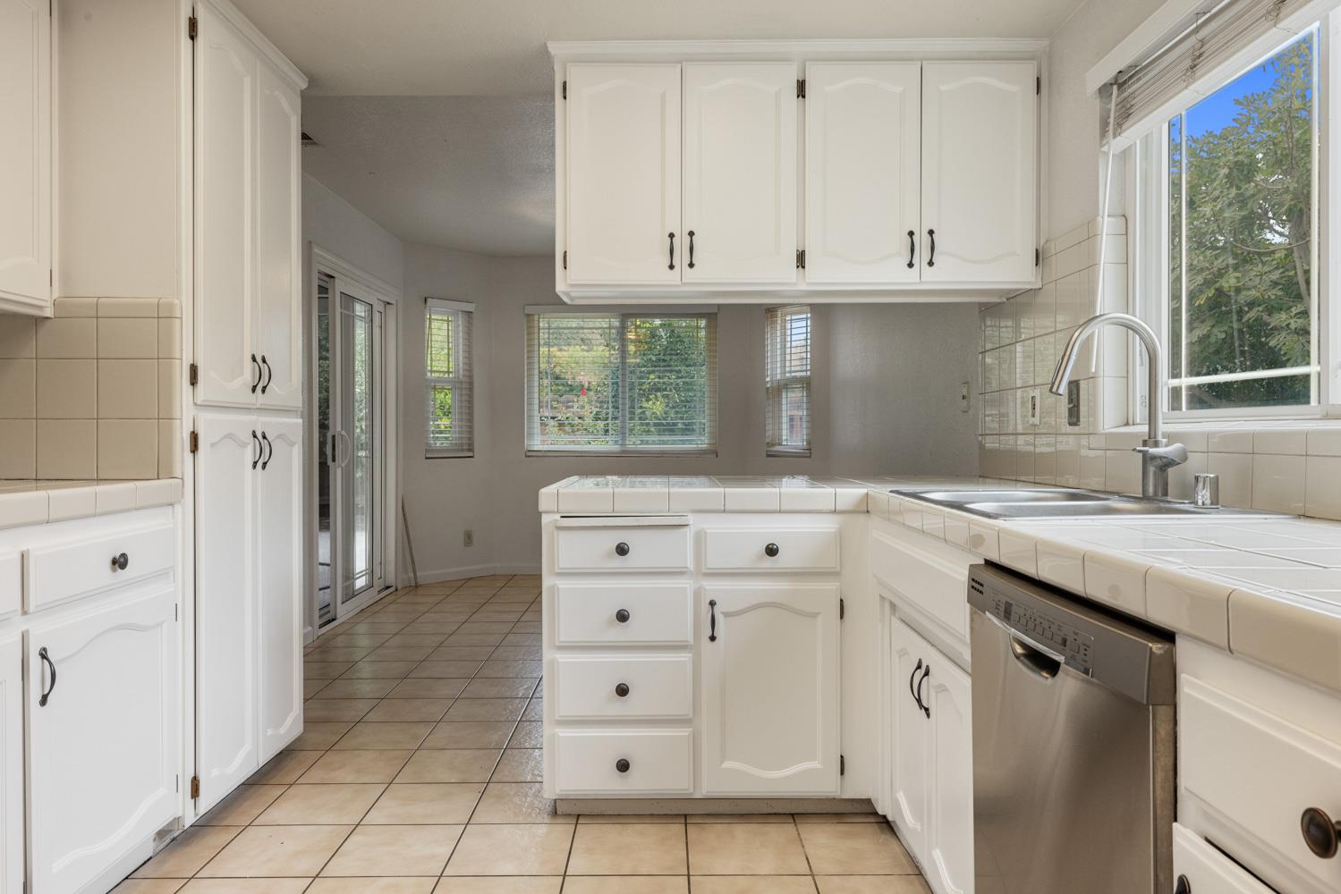 1940 N Berkeley Avenue