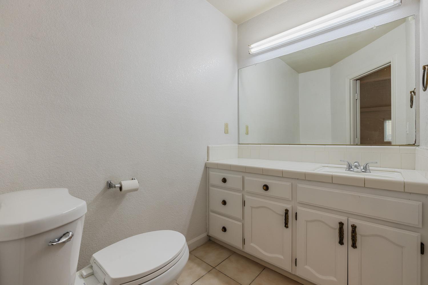 1940 N Berkeley Avenue