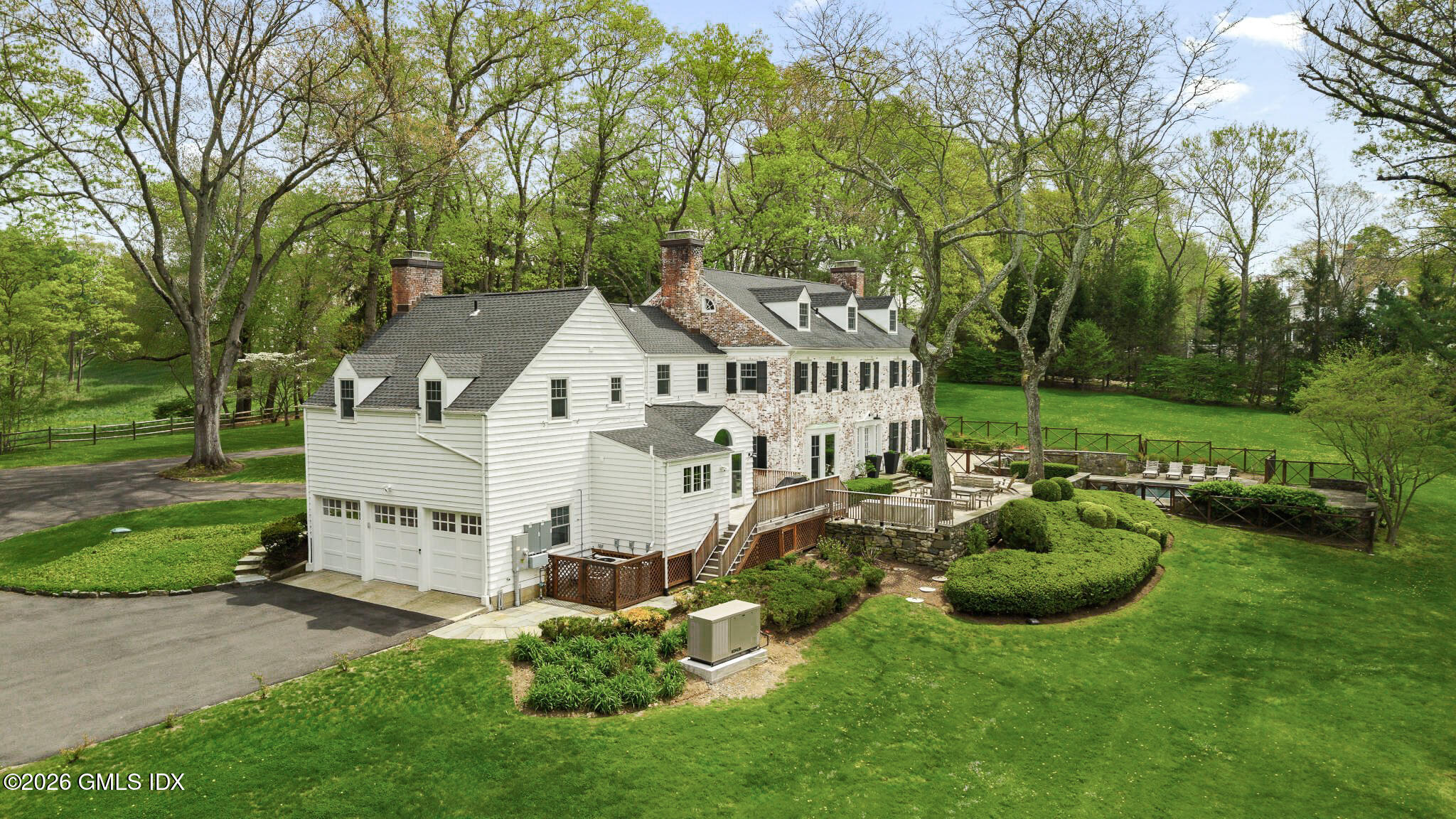 530 Round Hill Road