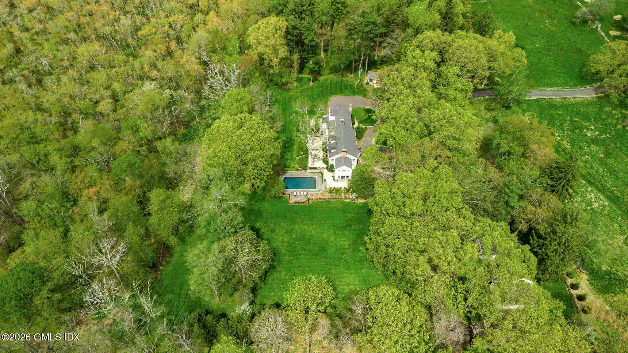 530 Round Hill Road