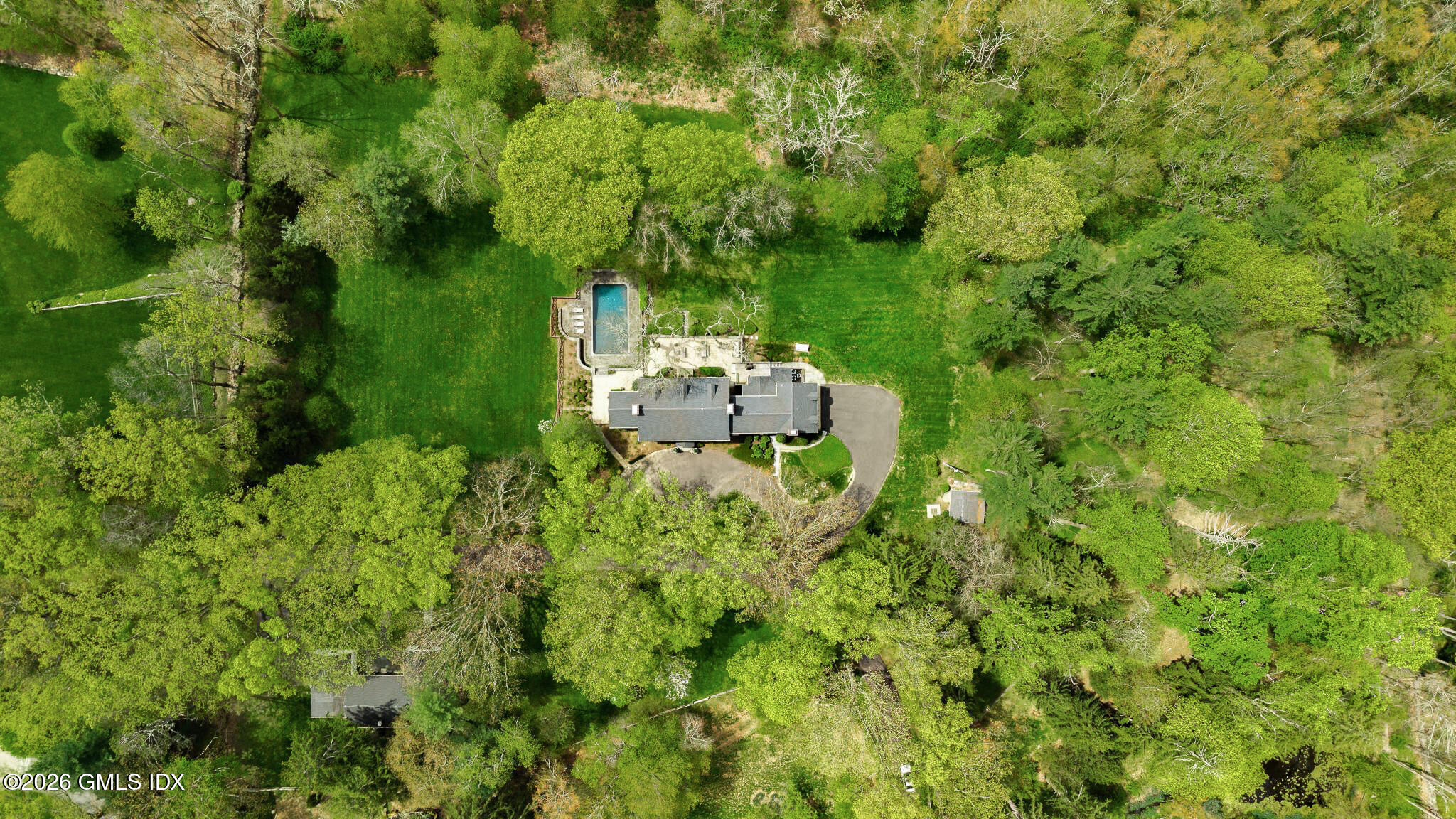 530 Round Hill Road