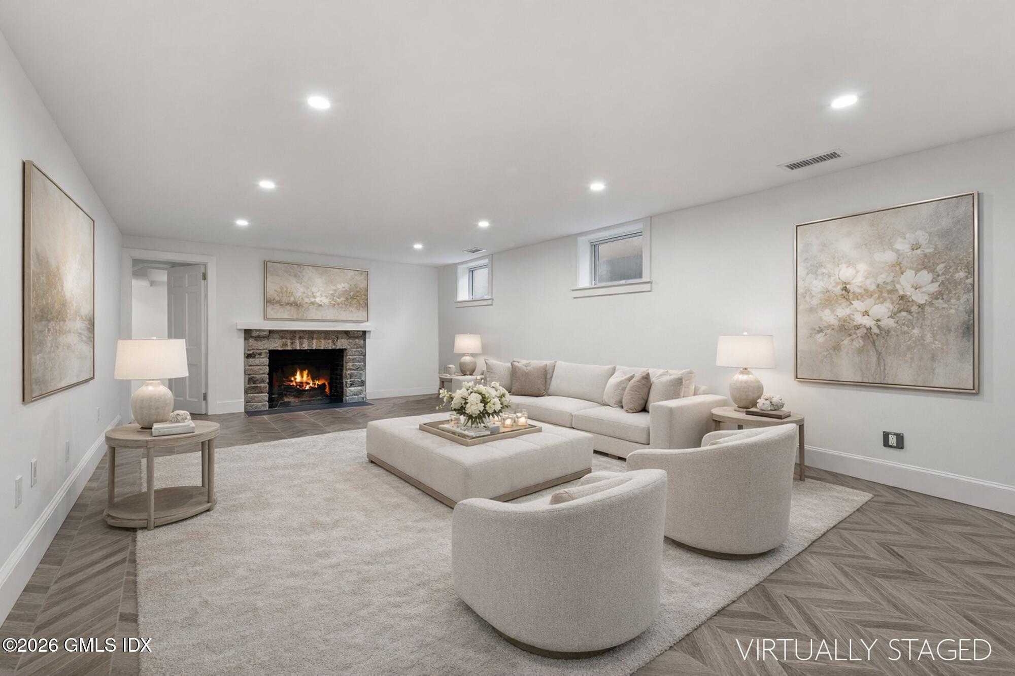 530 Round Hill Road
