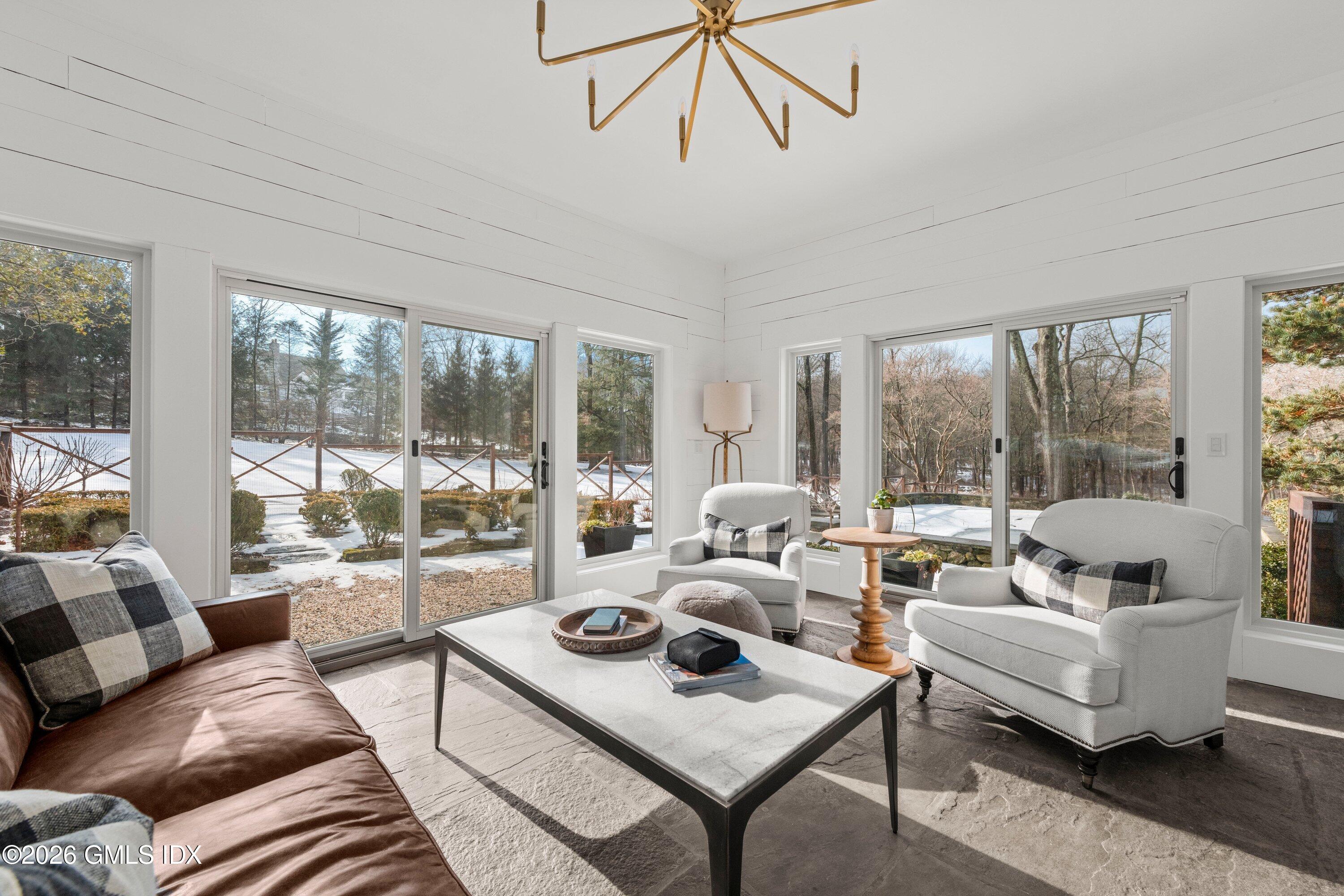 530 Round Hill Road