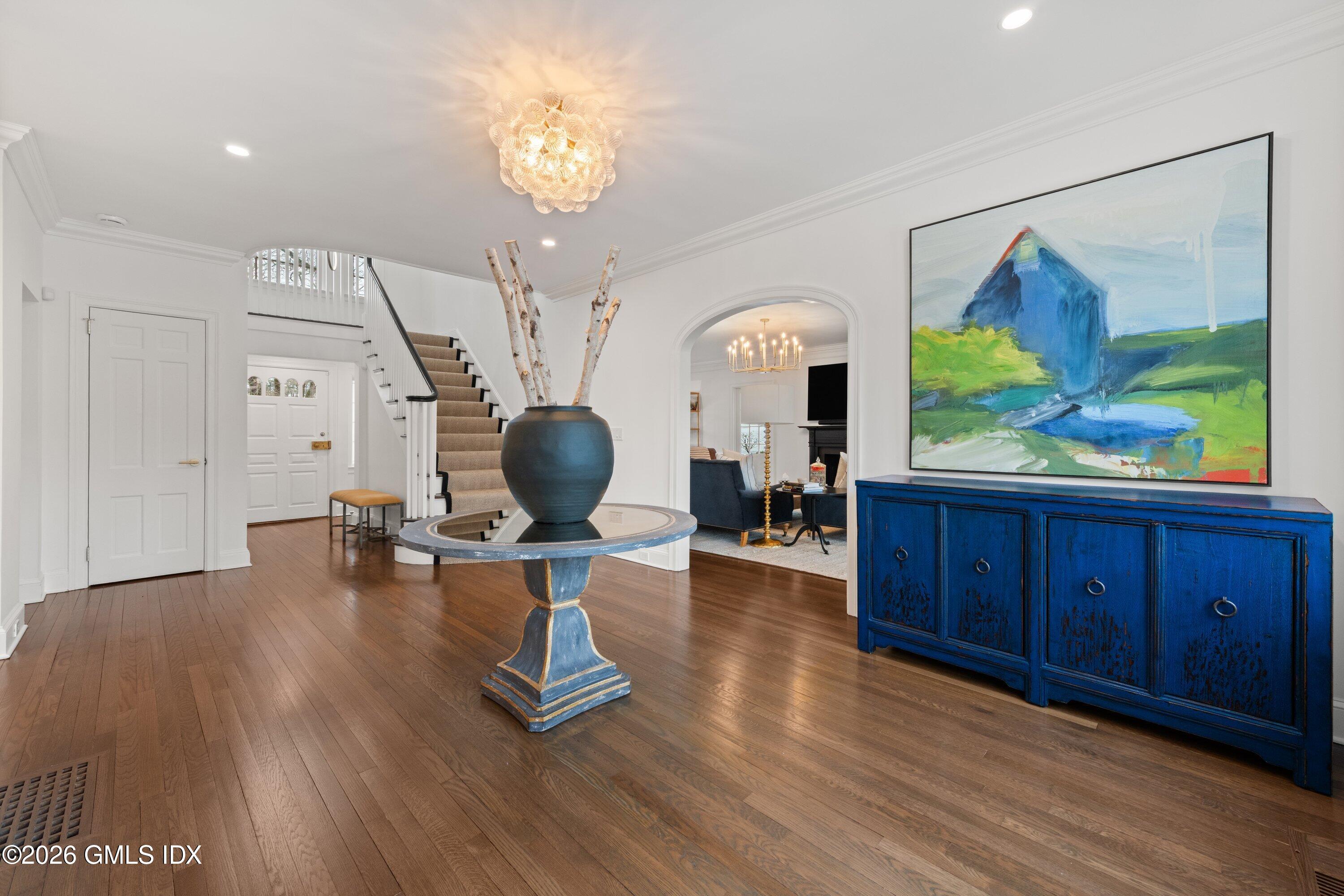 530 Round Hill Road