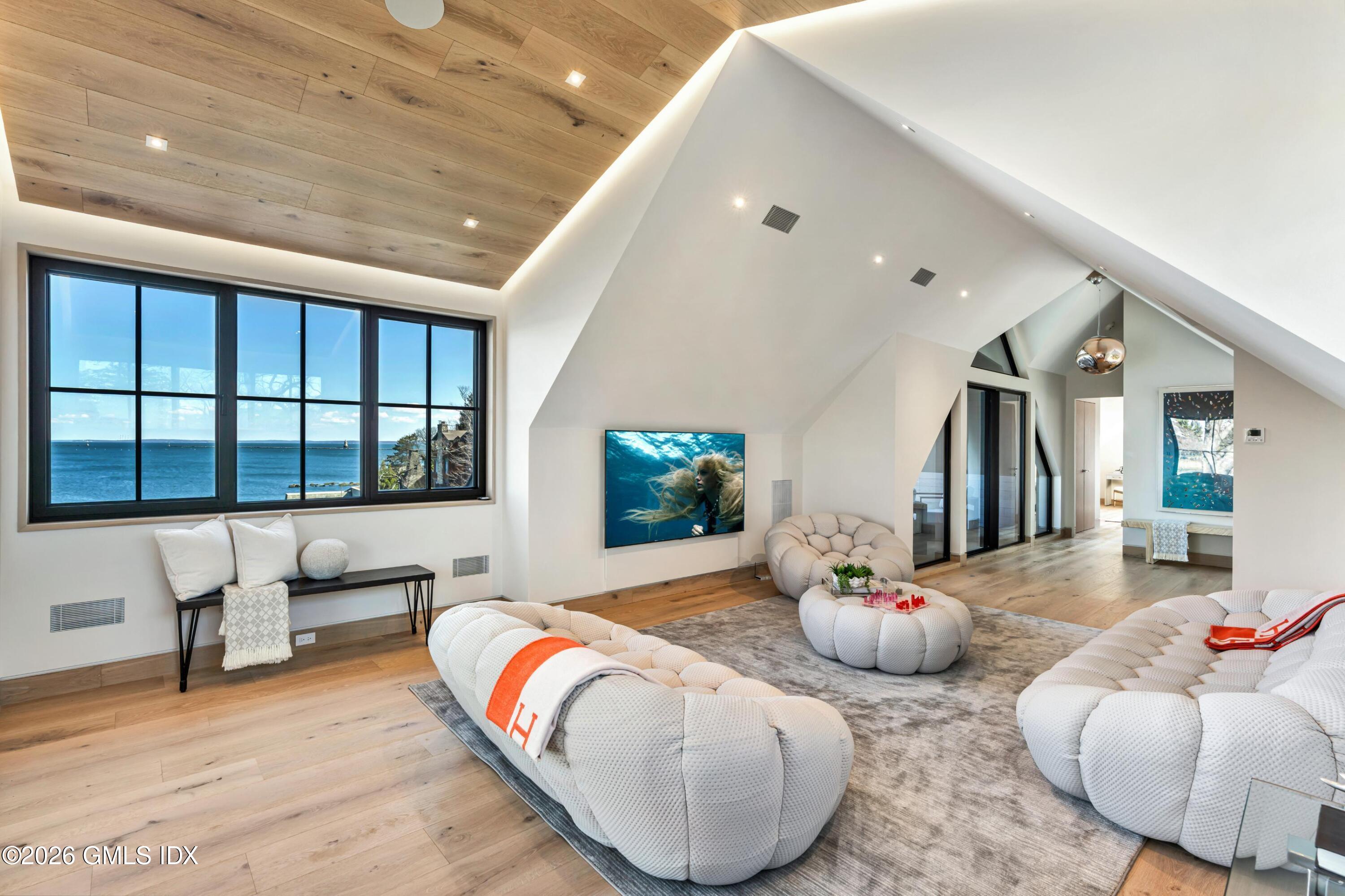 58 Shore Road