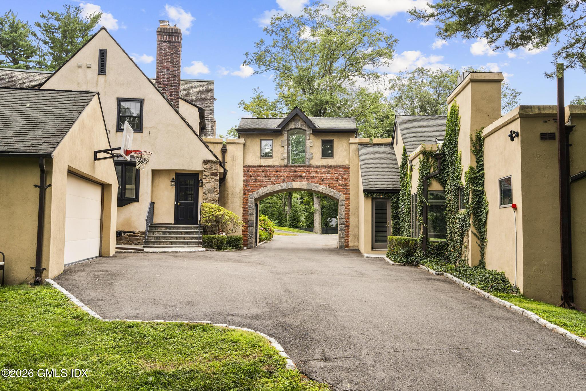 21 Calhoun Drive