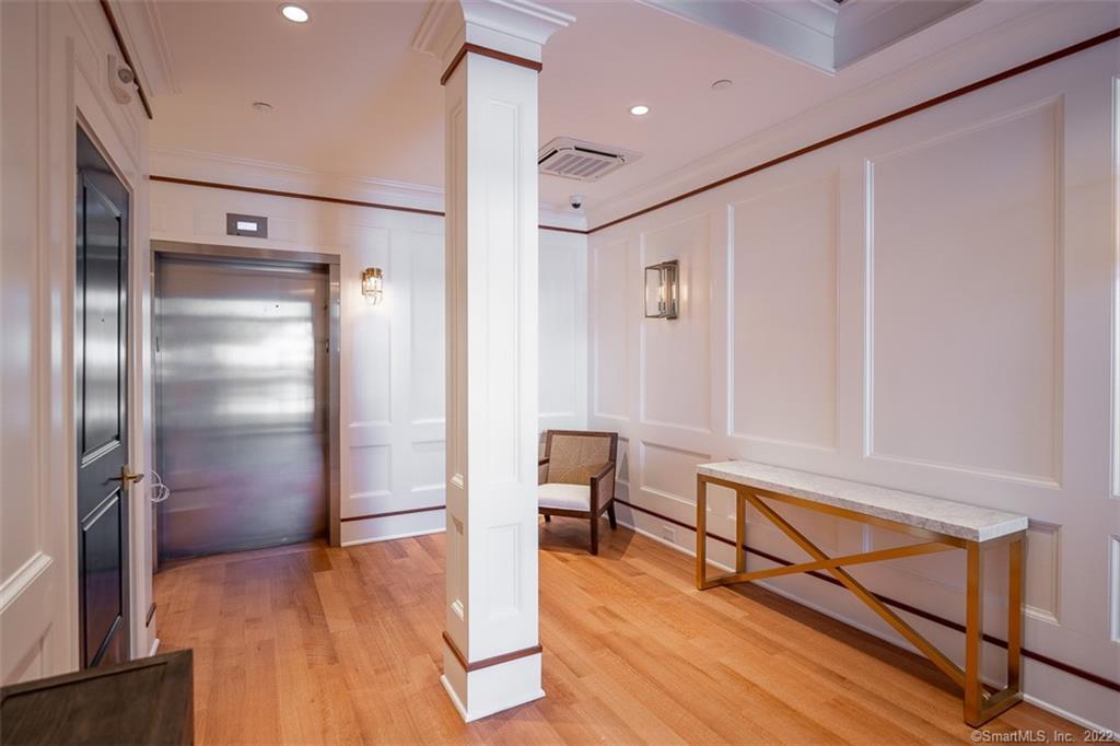 22 West Main Street 8