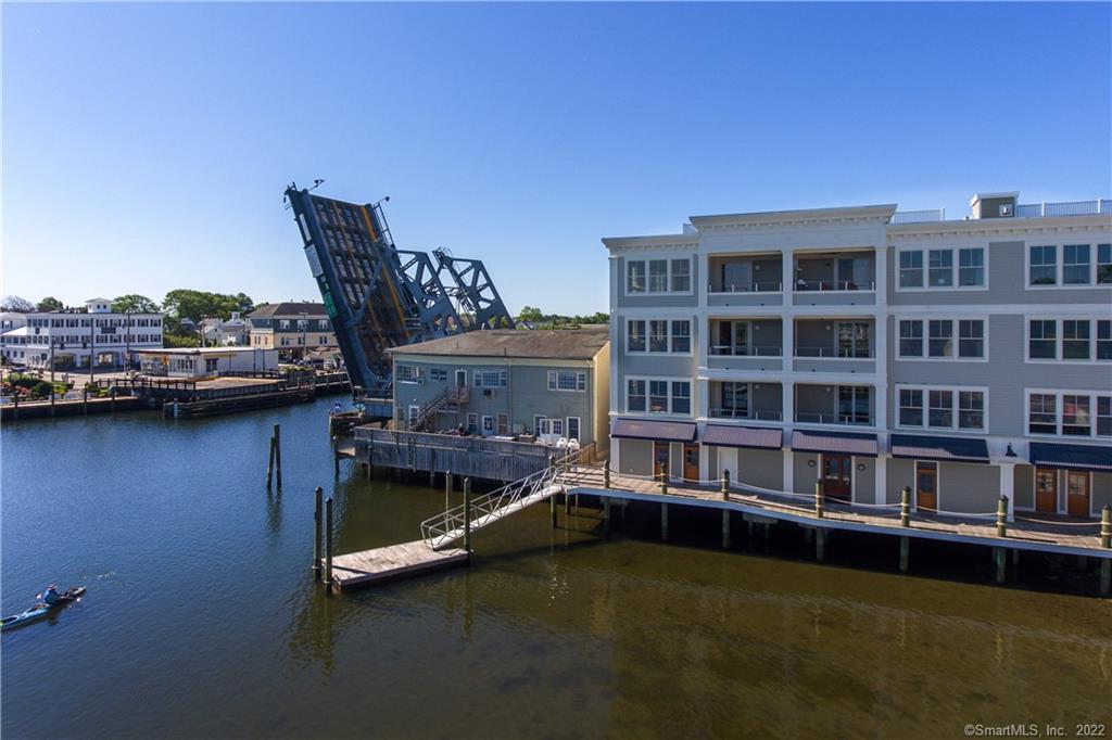22 West Main Street 8