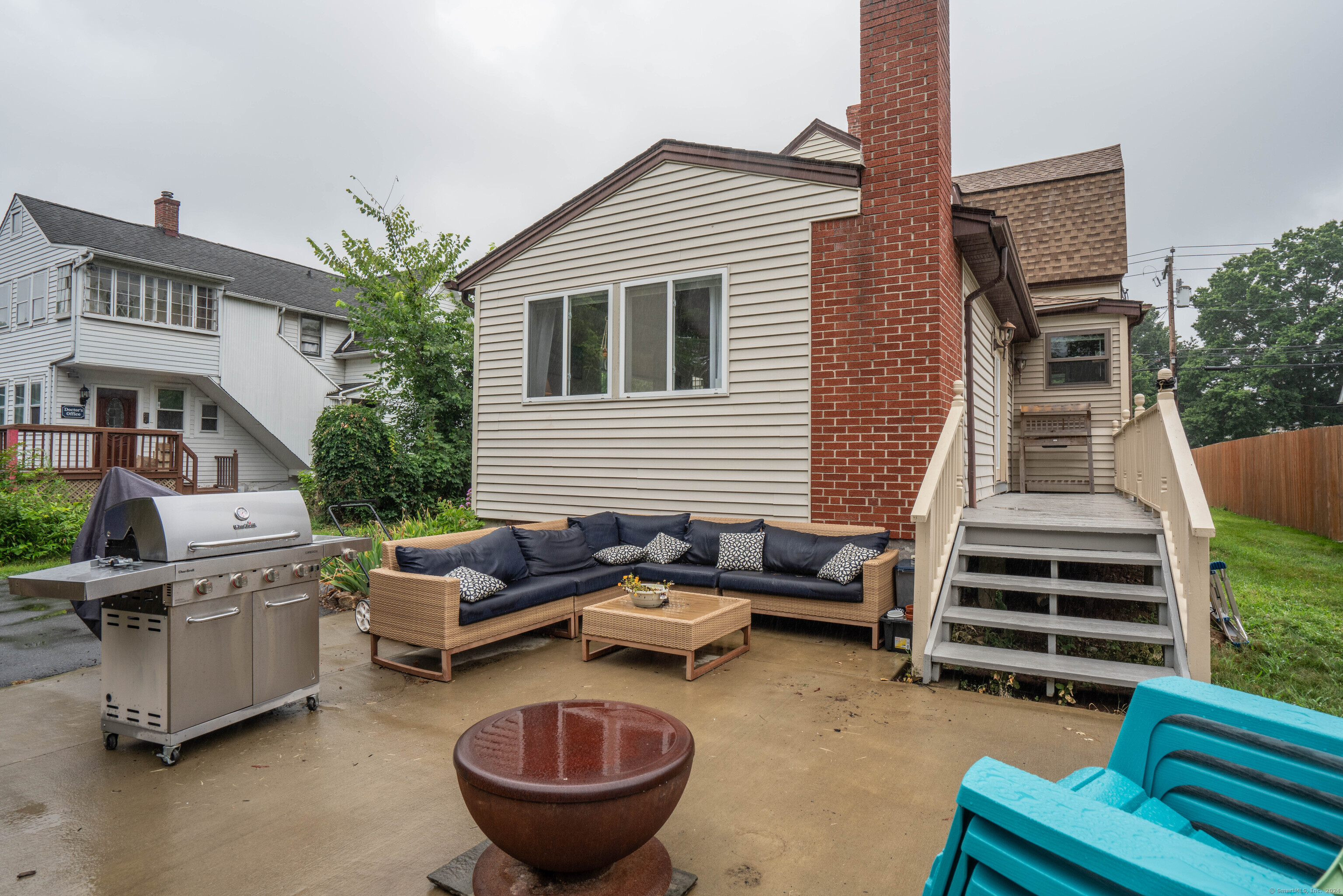 65 Naubuc Avenue