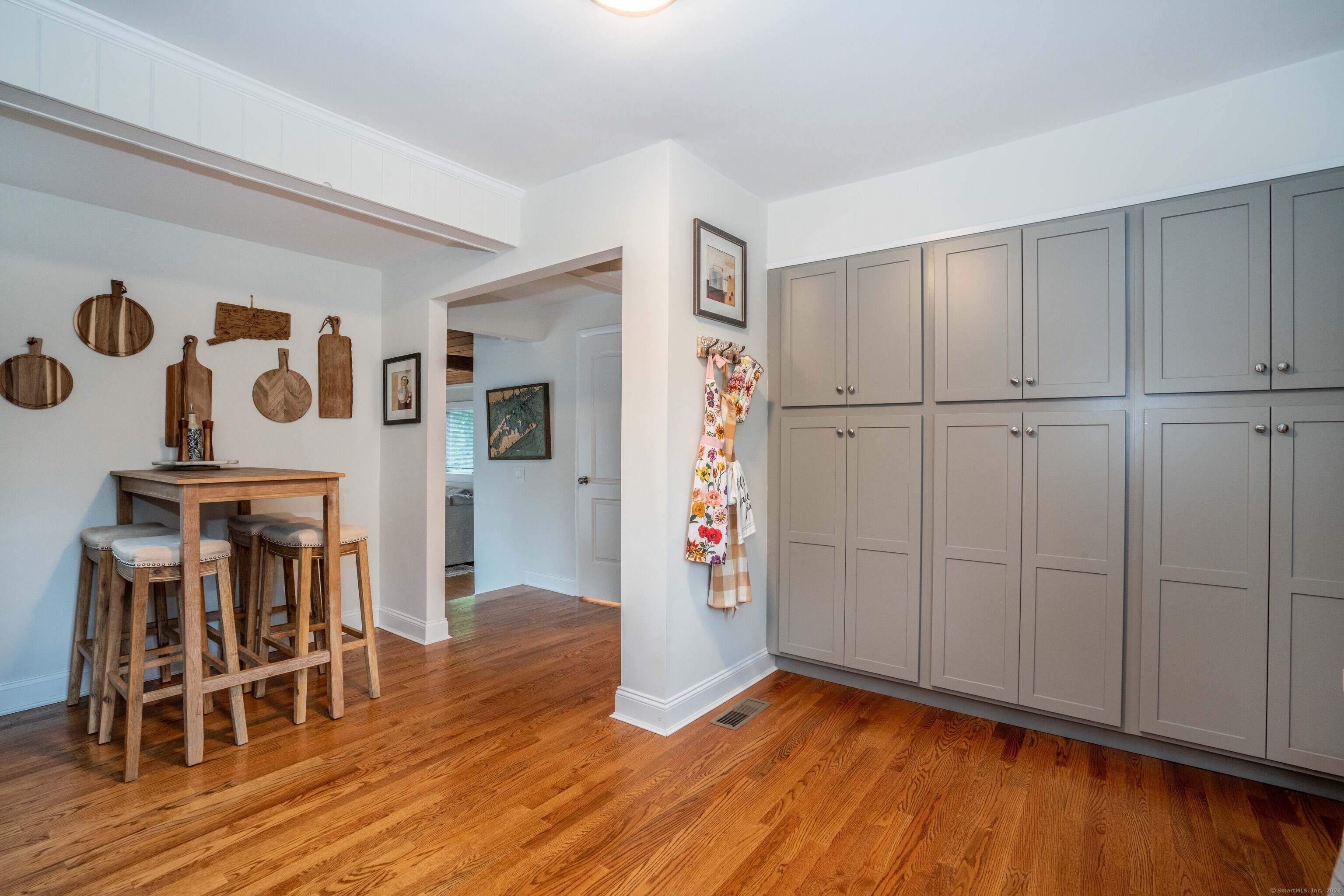 65 Naubuc Avenue