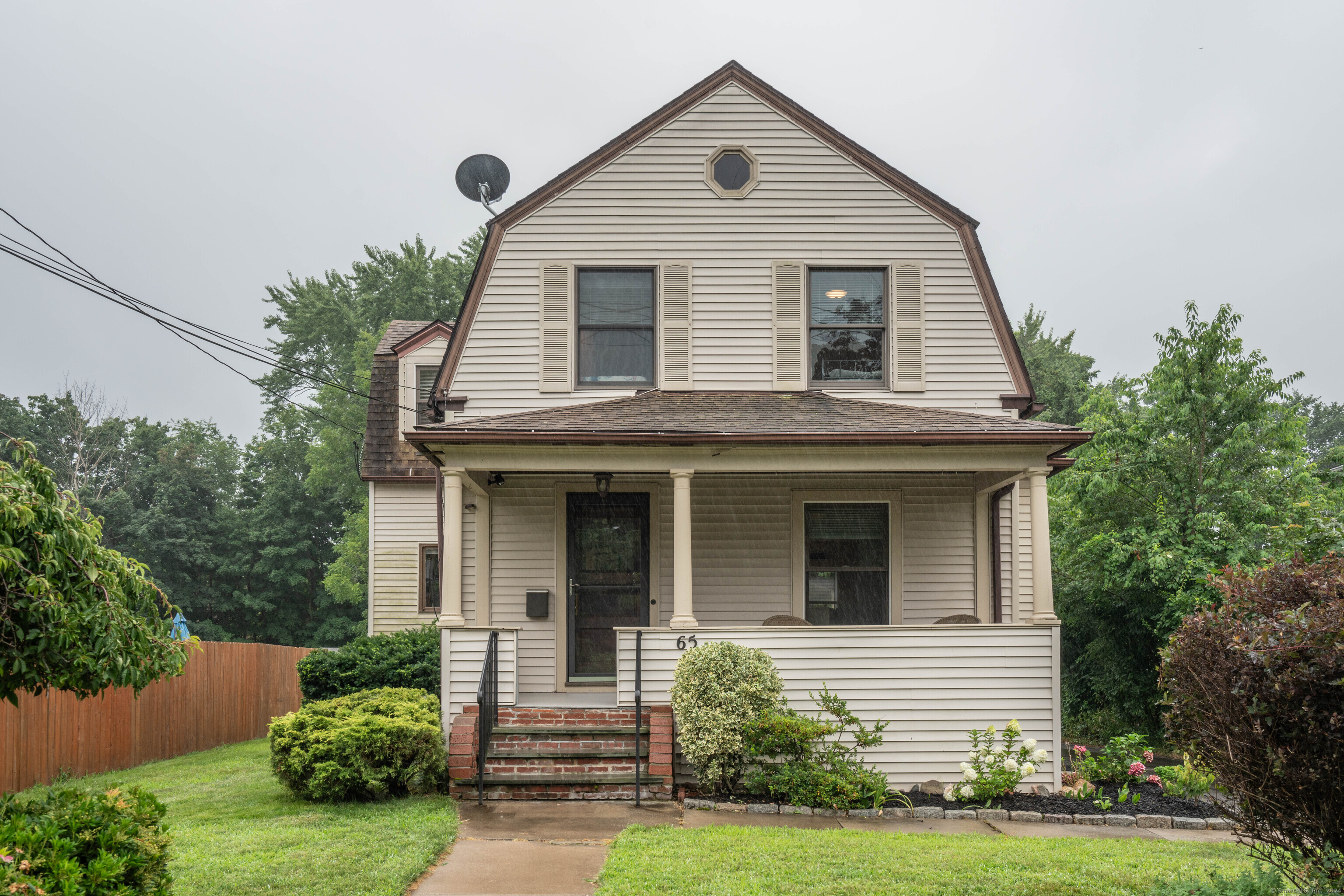 65 Naubuc Avenue
