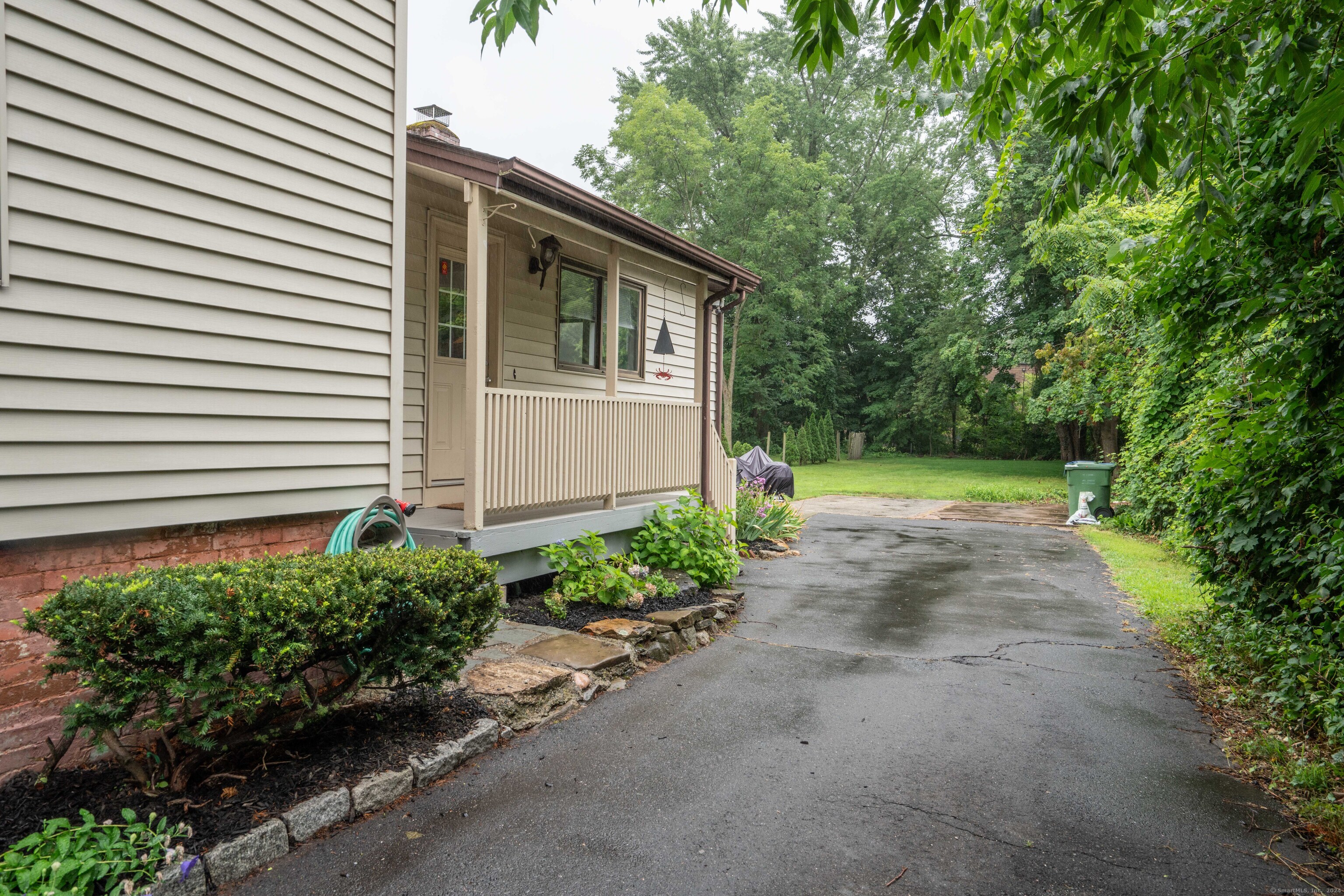 65 Naubuc Avenue