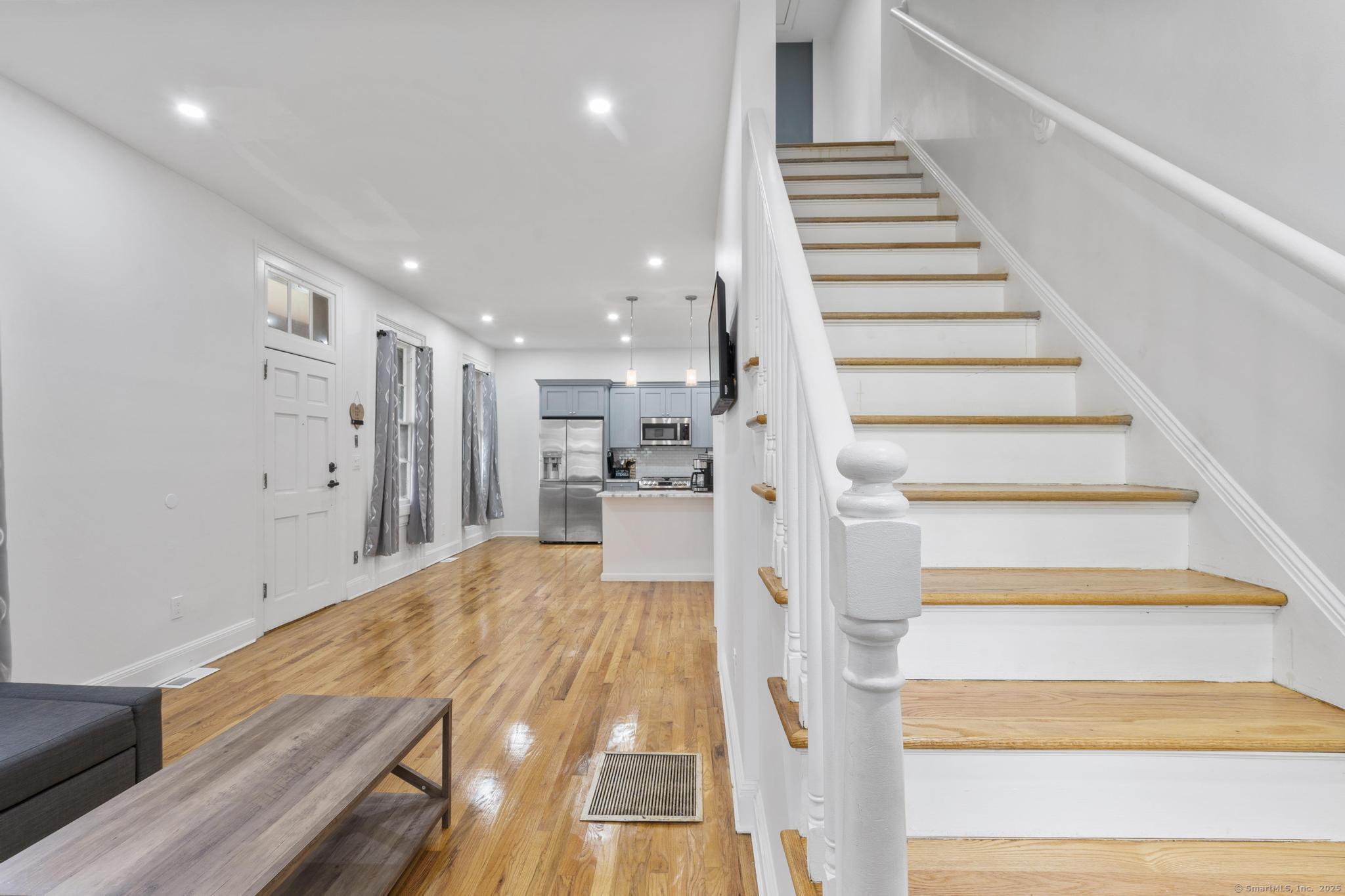 782 Asylum Avenue 782