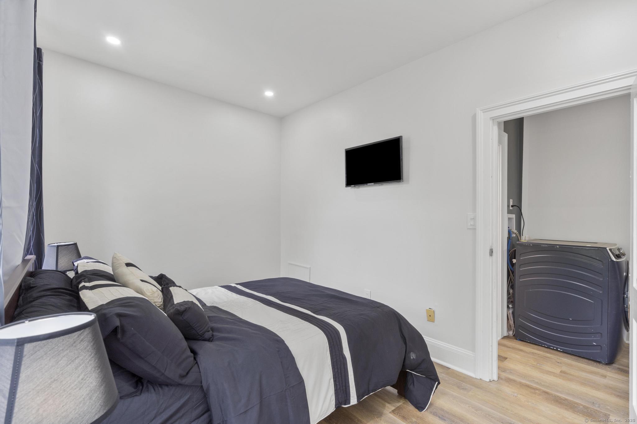 782 Asylum Avenue 782