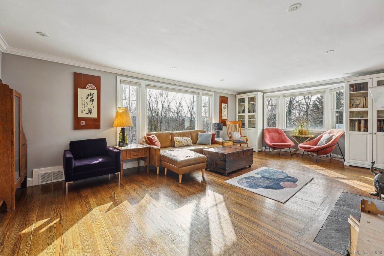 48 Marilyn Drive