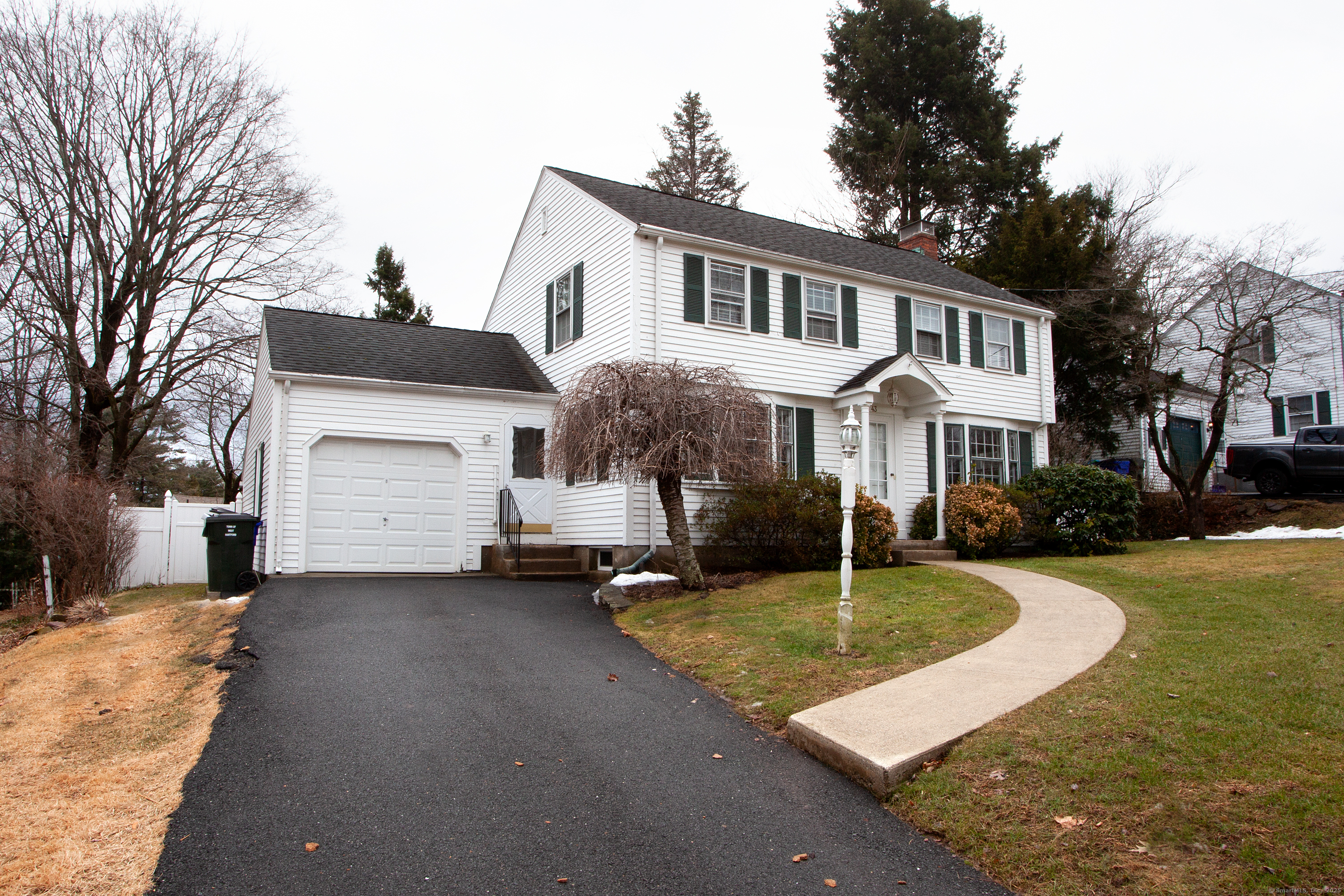43 Tunxis Road