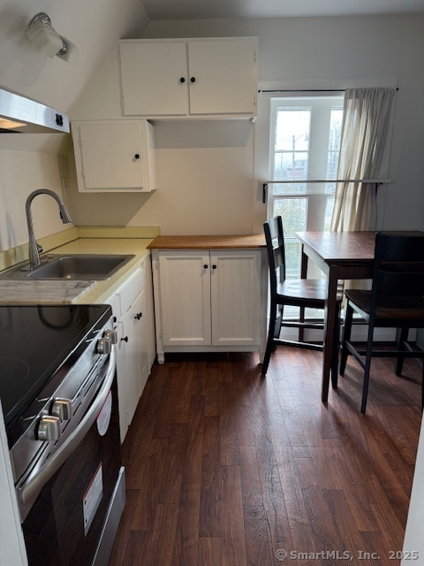21 Broadway Avenue