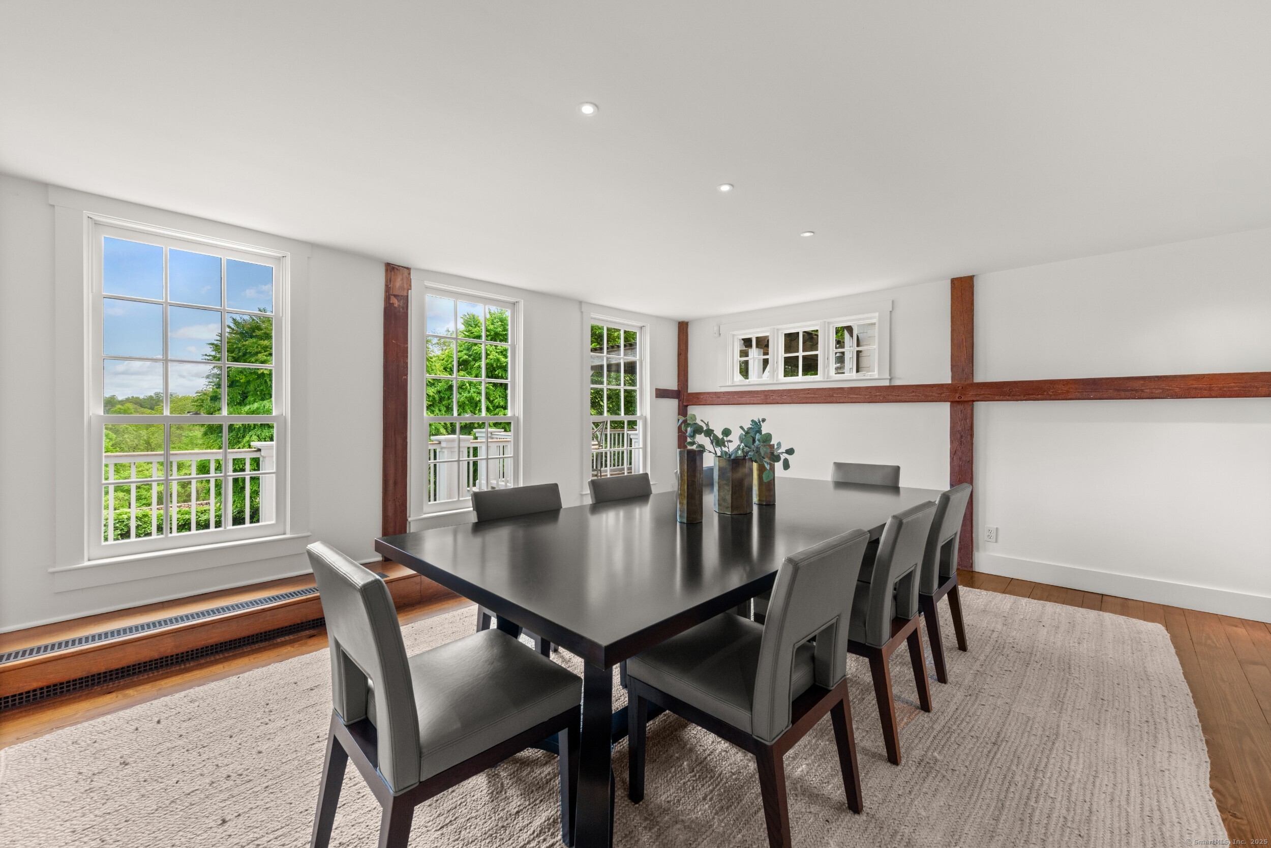 945 Oenoke Ridge