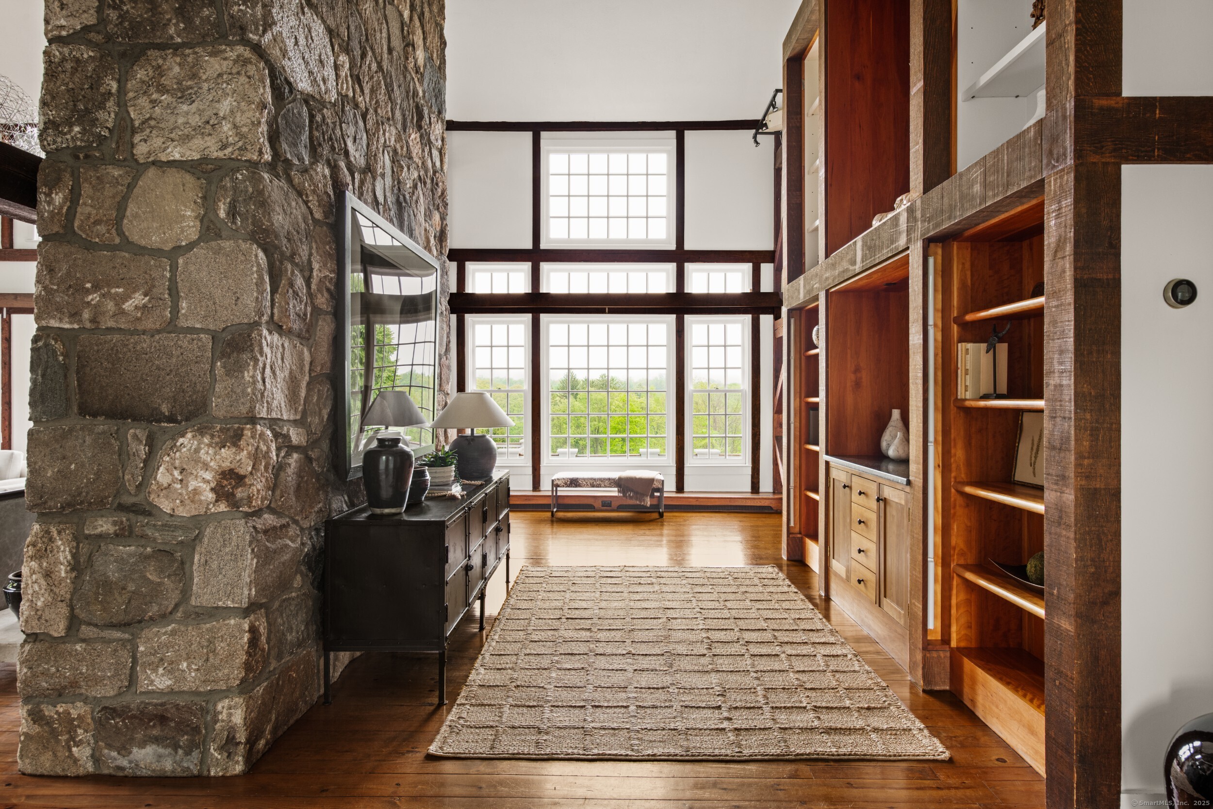 945 Oenoke Ridge