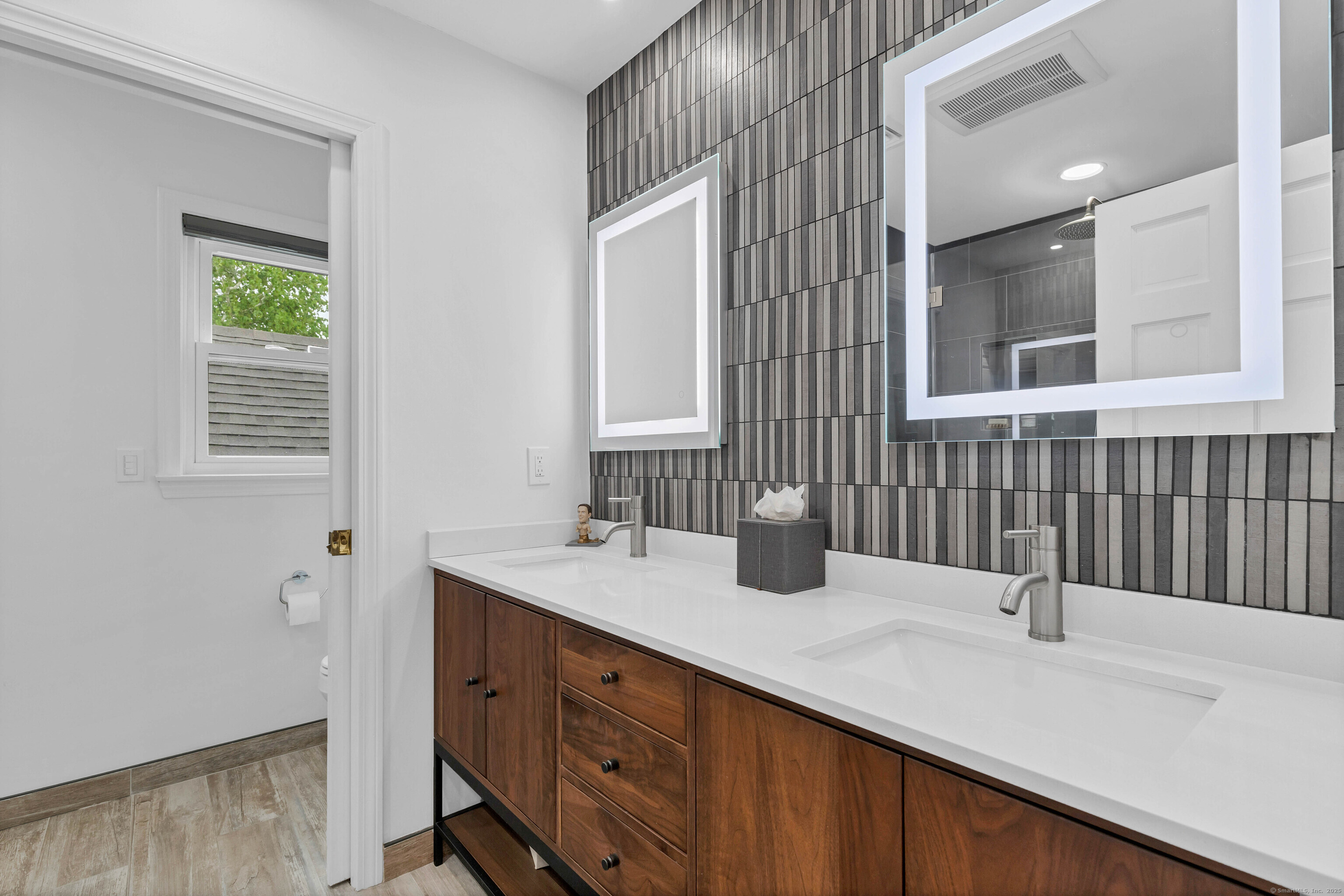 2 Quanaduck Cove Court 2