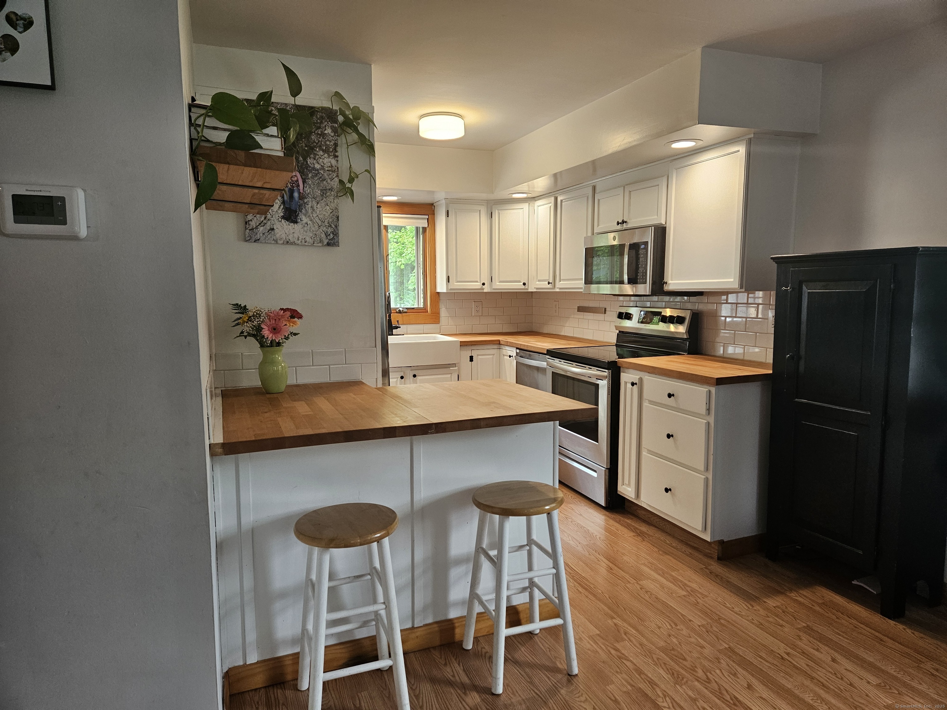 16 Walnut (Pawcatuck) Street