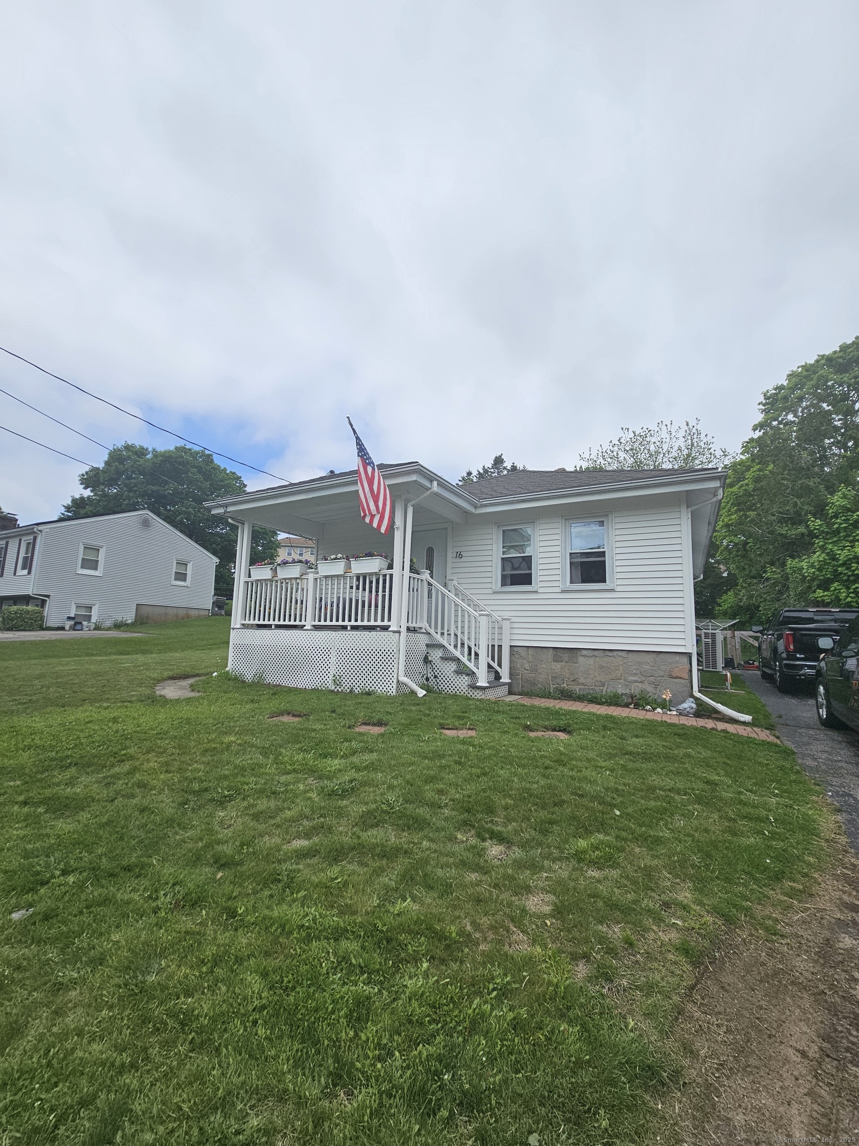 16 Walnut (Pawcatuck) Street