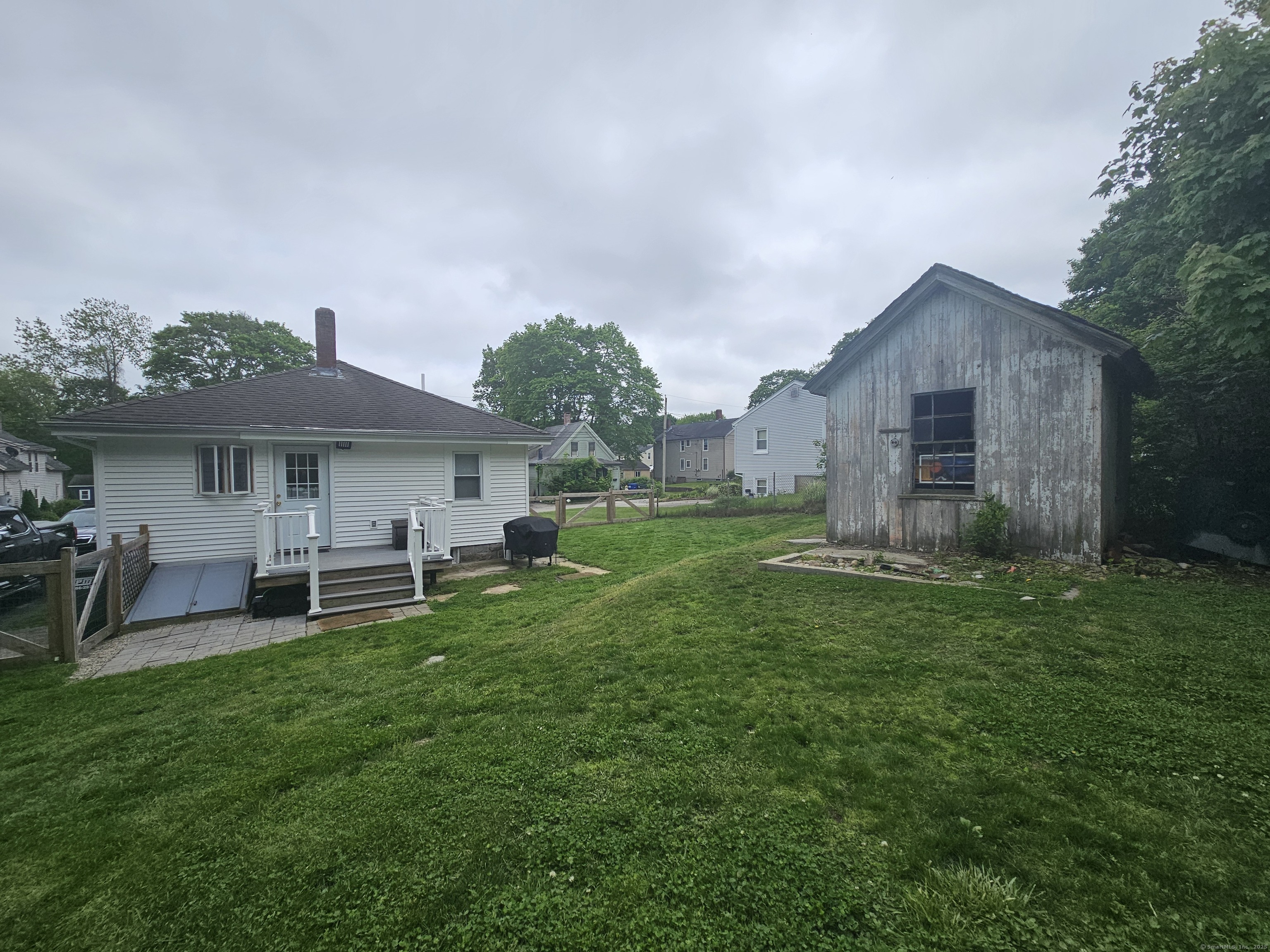 16 Walnut (Pawcatuck) Street