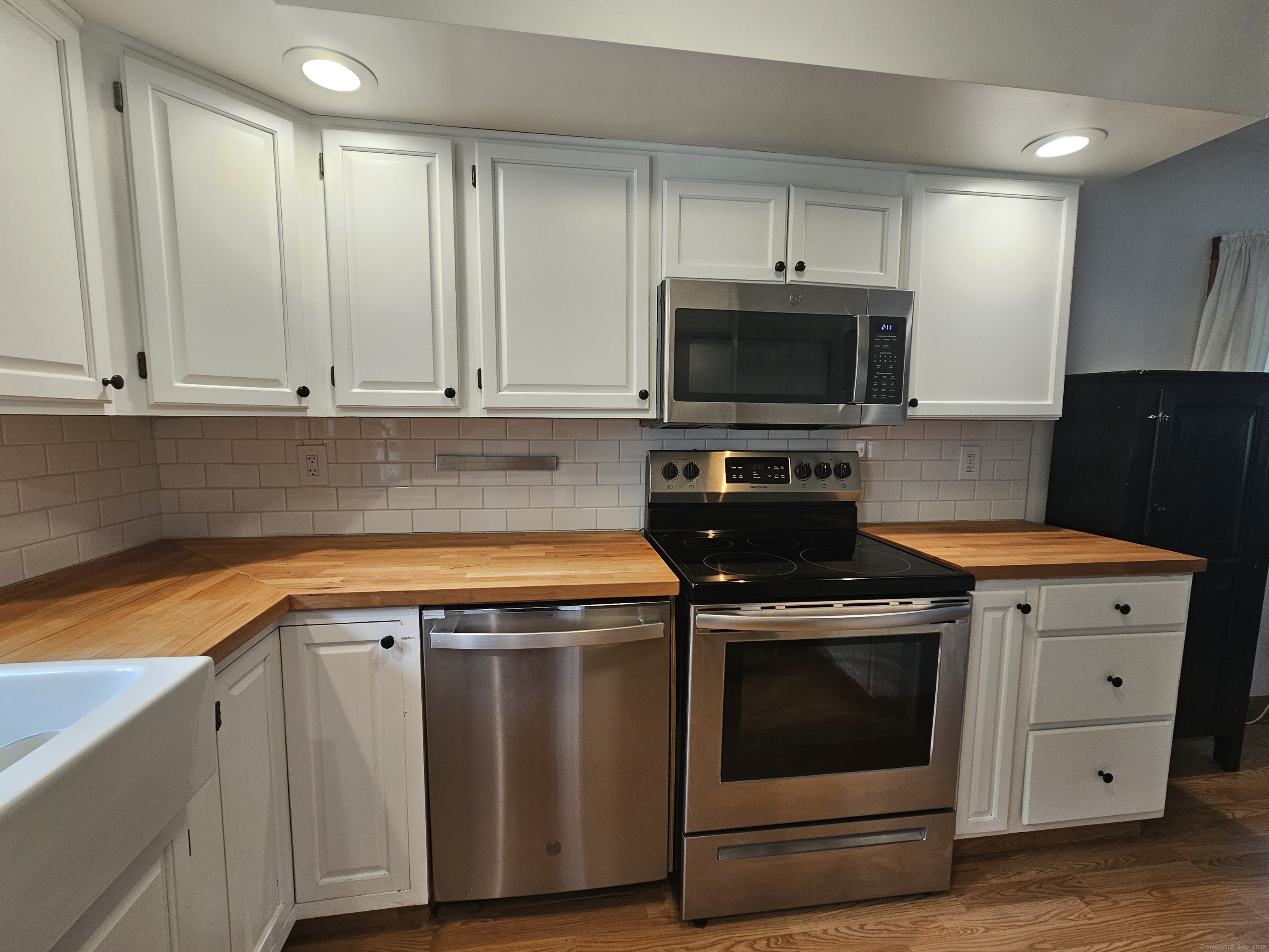 16 Walnut (Pawcatuck) Street