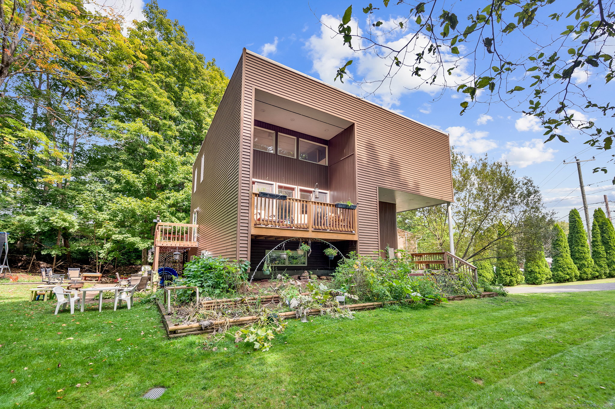 123 Allen Avenue