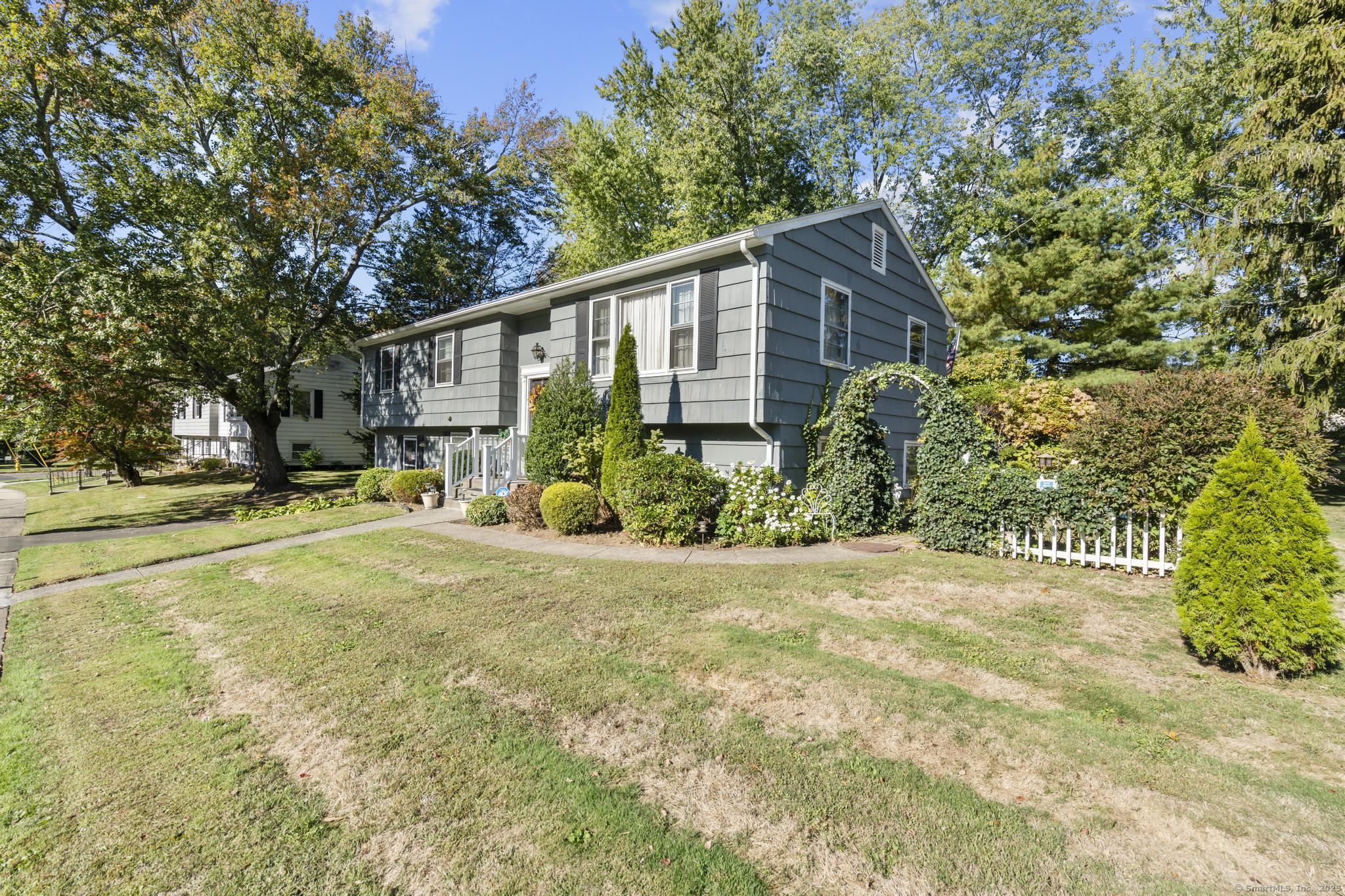 23 Meadowbrook Road