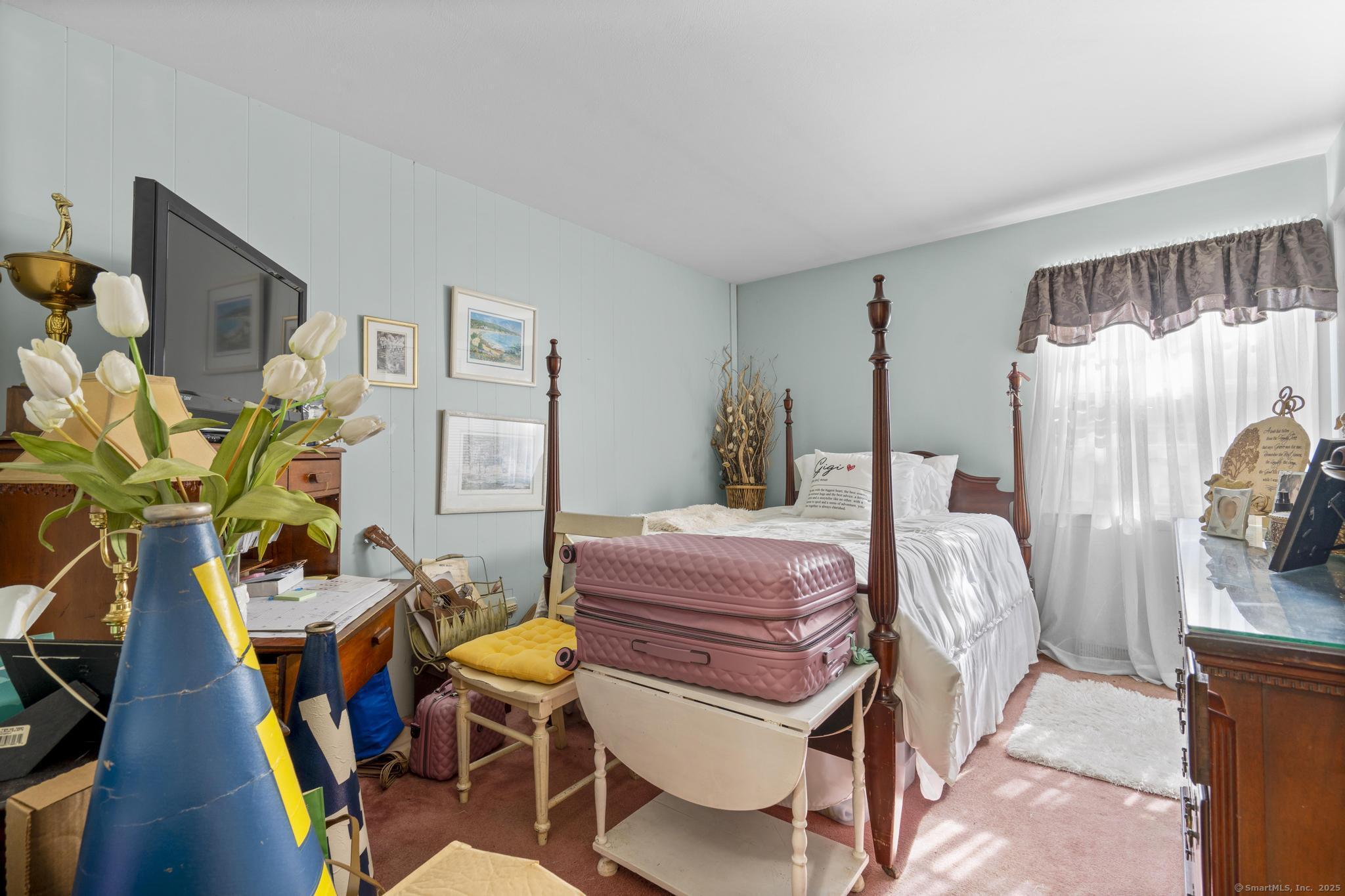 23 Meadowbrook Road