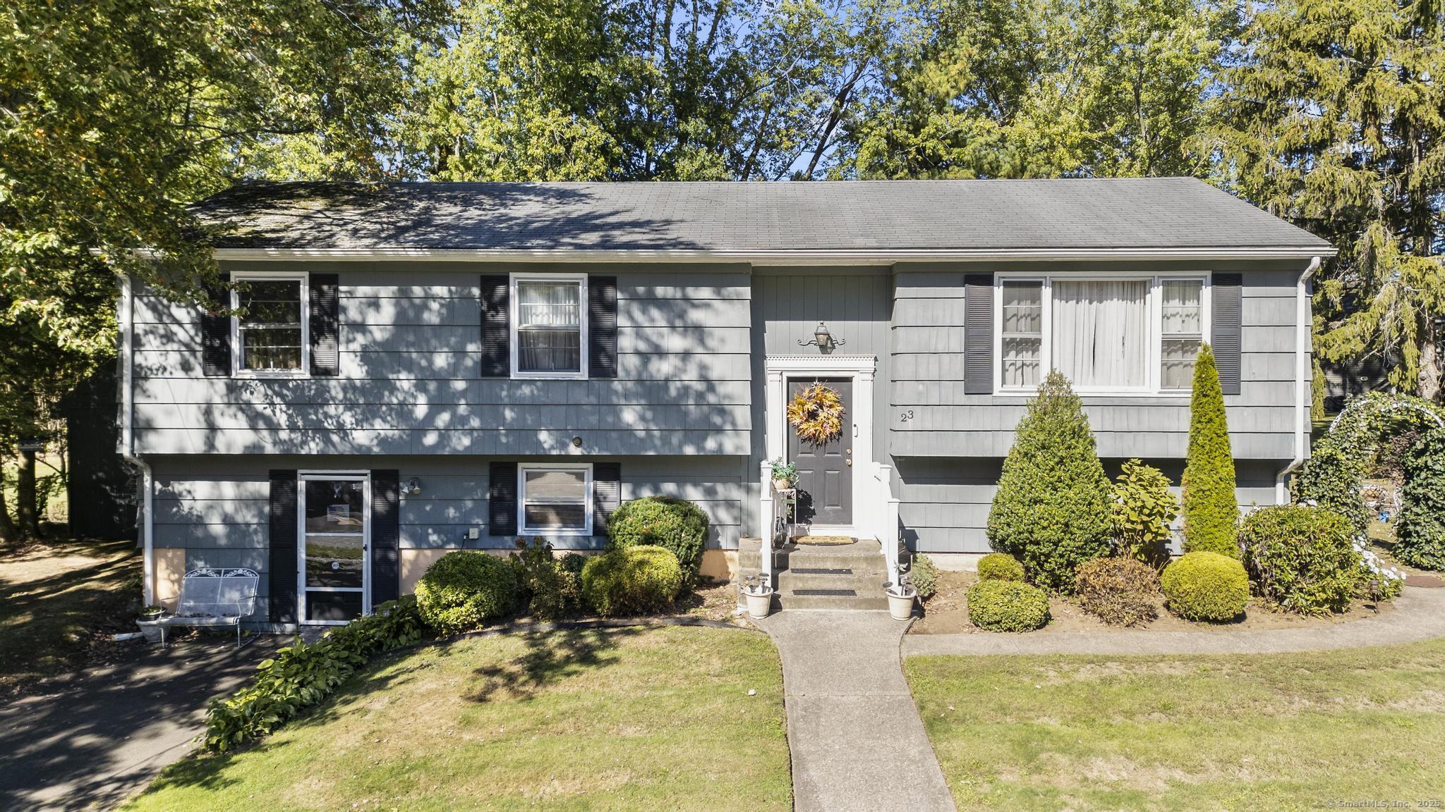 23 Meadowbrook Road