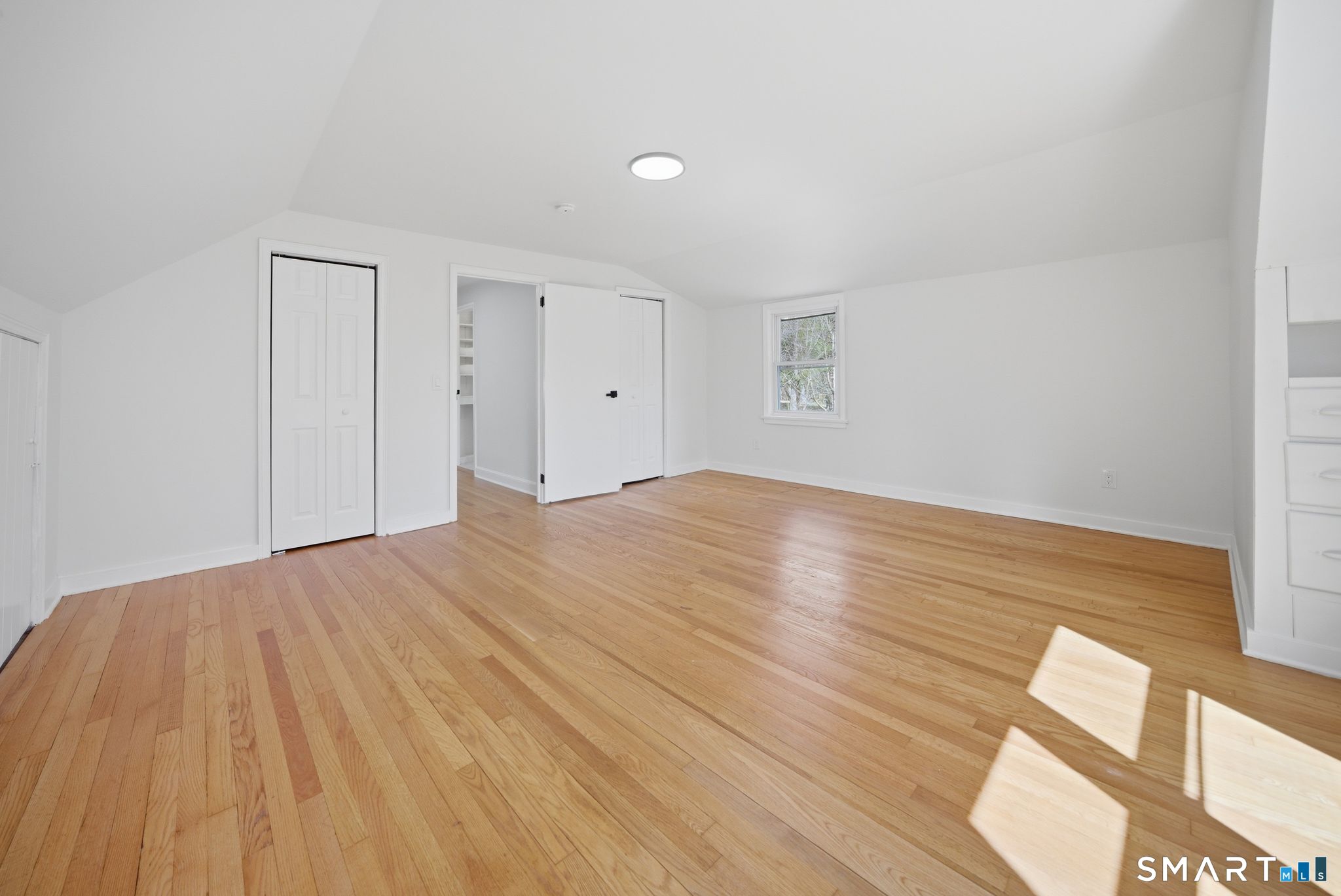 35 Dyer Avenue