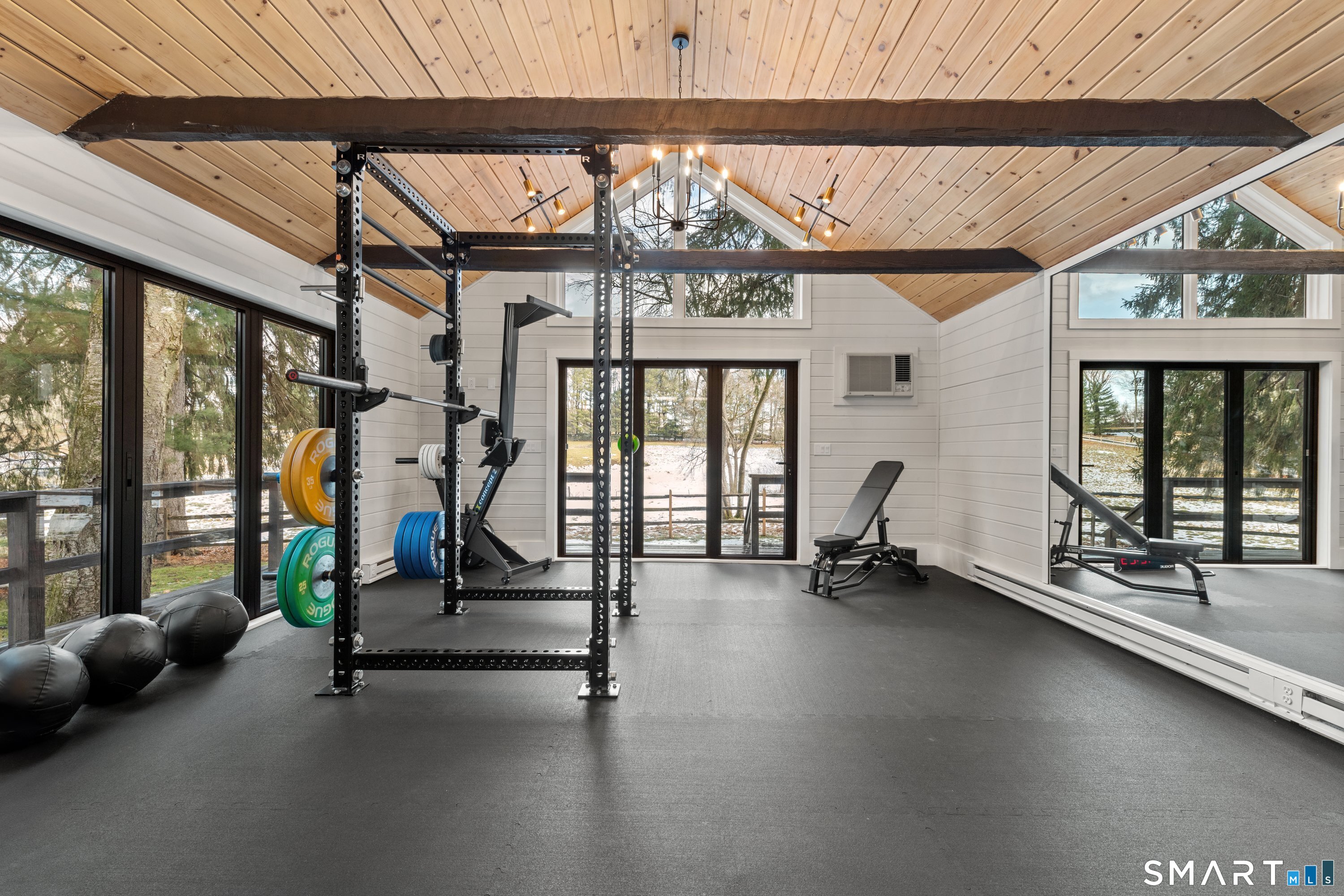 530 Round Hill Road