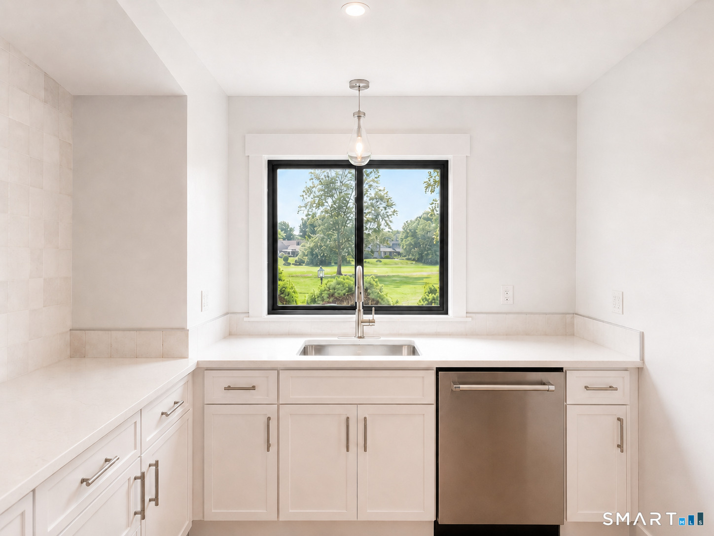 585 Pequot Lane Unit: B