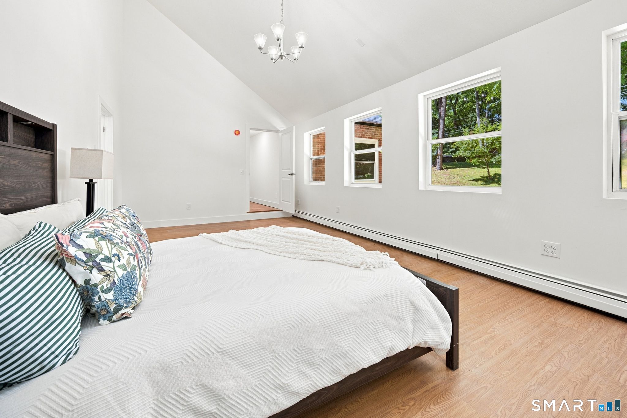 87 Kenmore Road