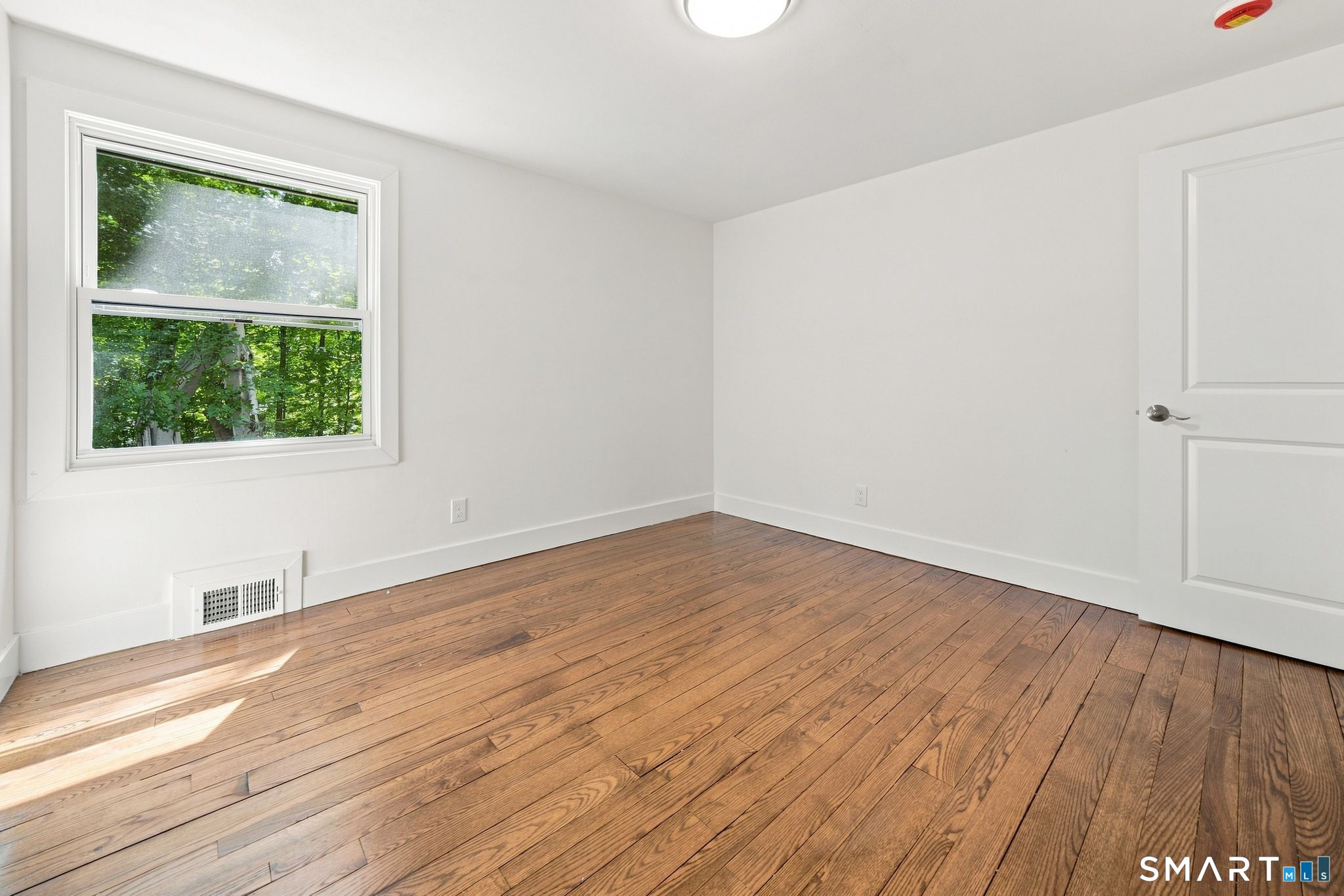 87 Kenmore Road