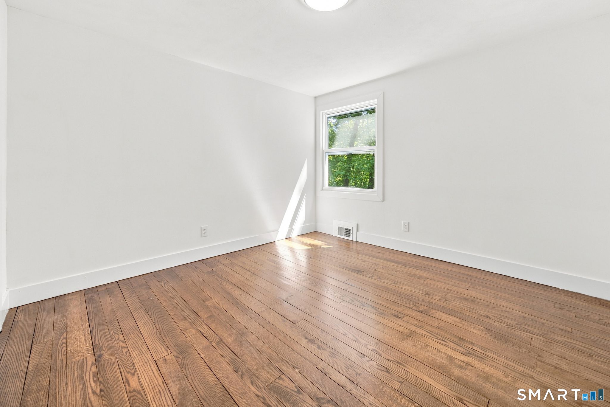 87 Kenmore Road