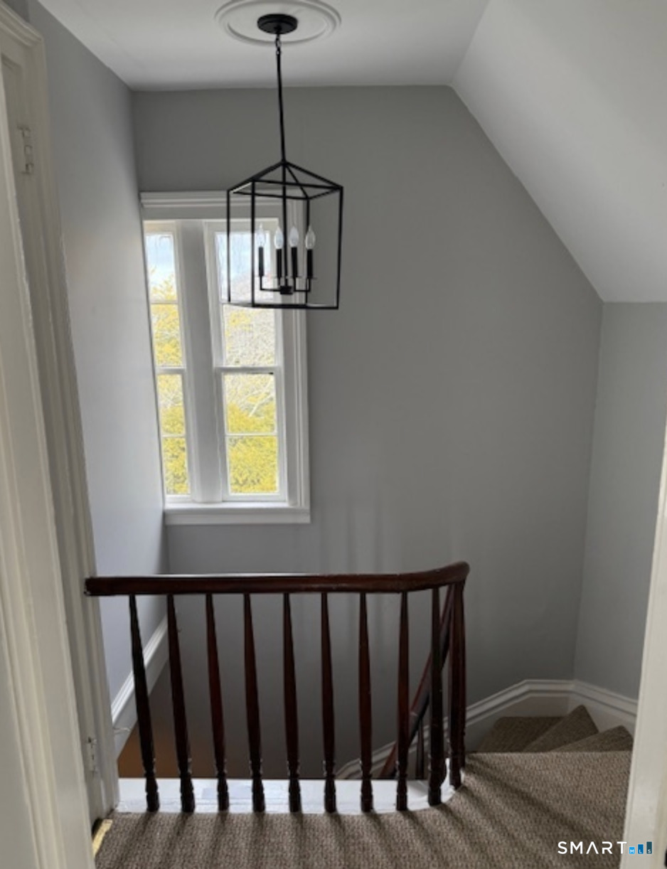 21 Broadway Avenue