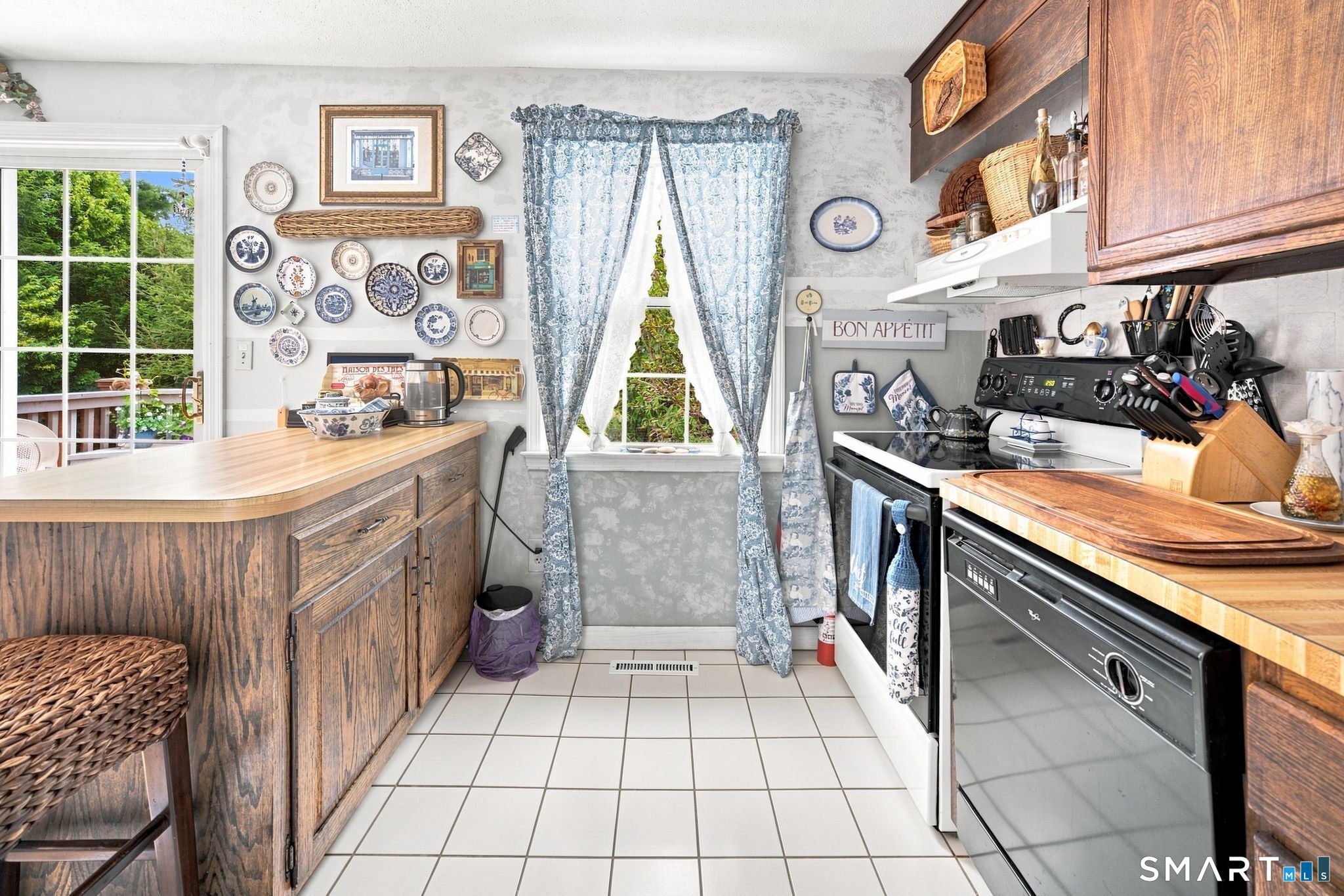 774 Long Hill Road Unit: 774