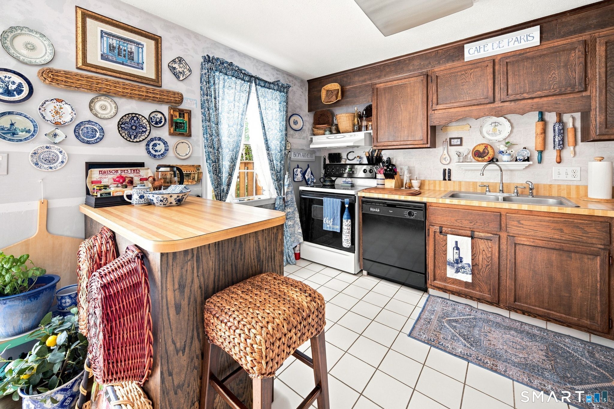 774 Long Hill Road Unit: 774