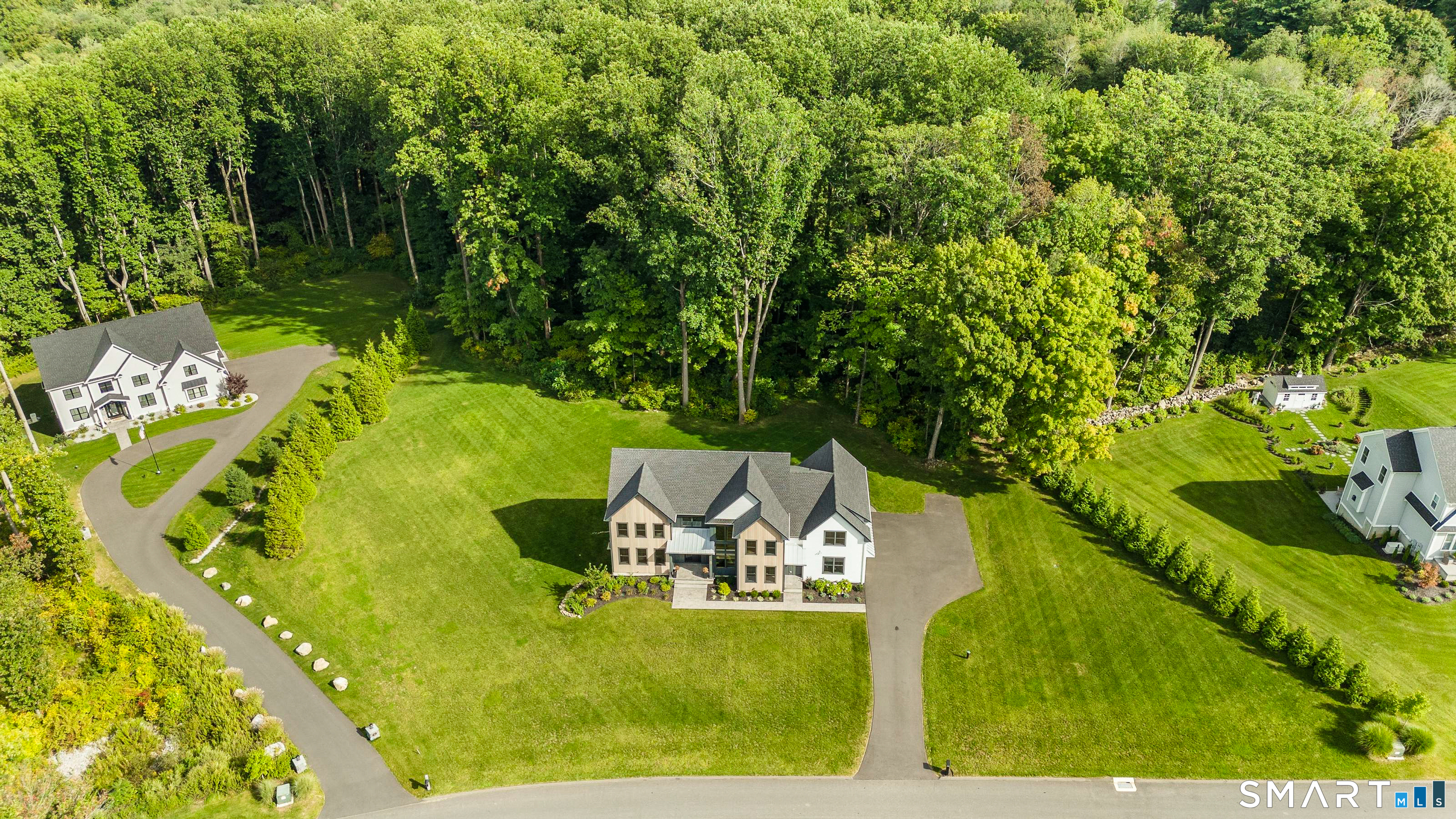 8 Holly Lane