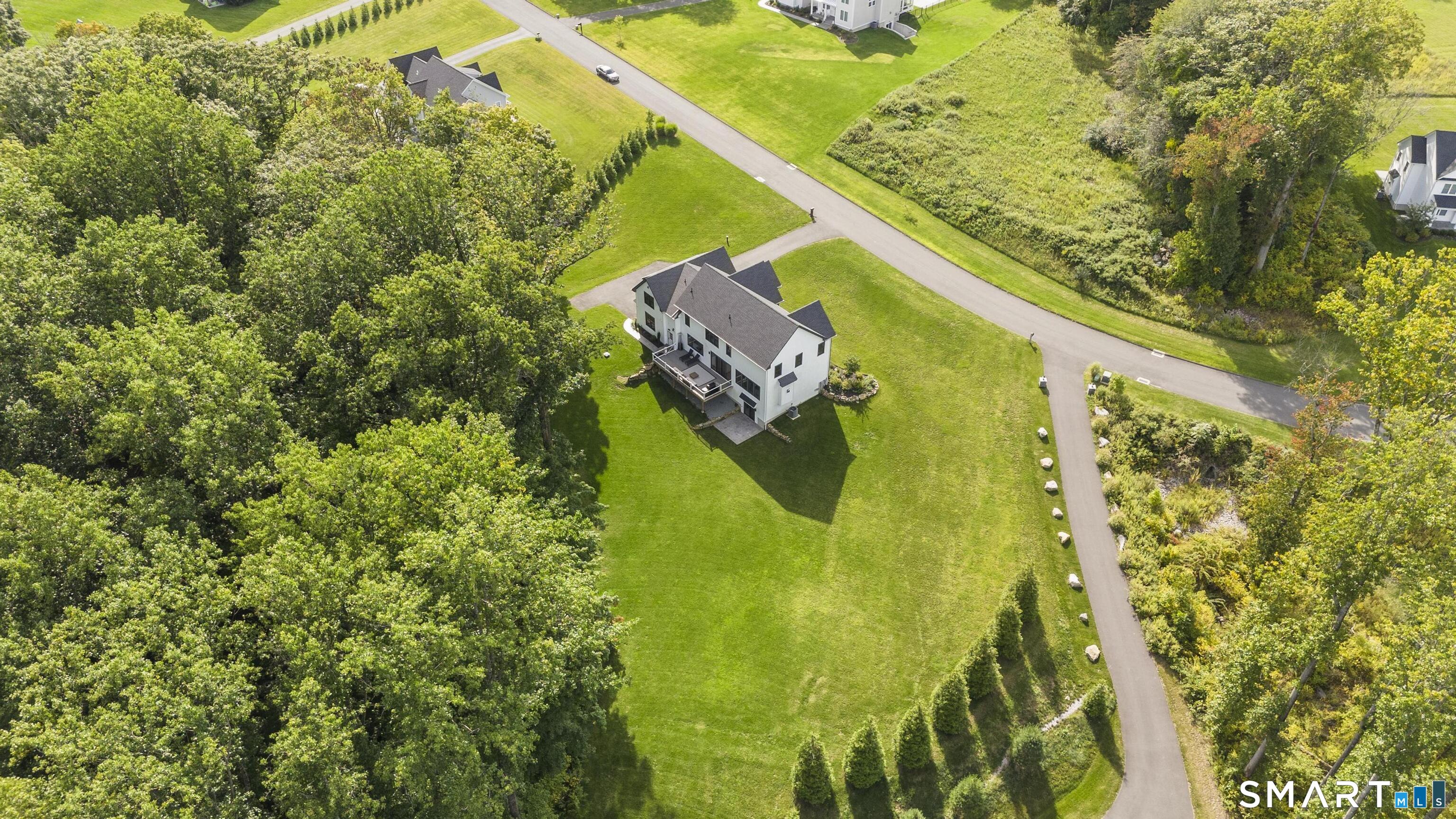 8 Holly Lane