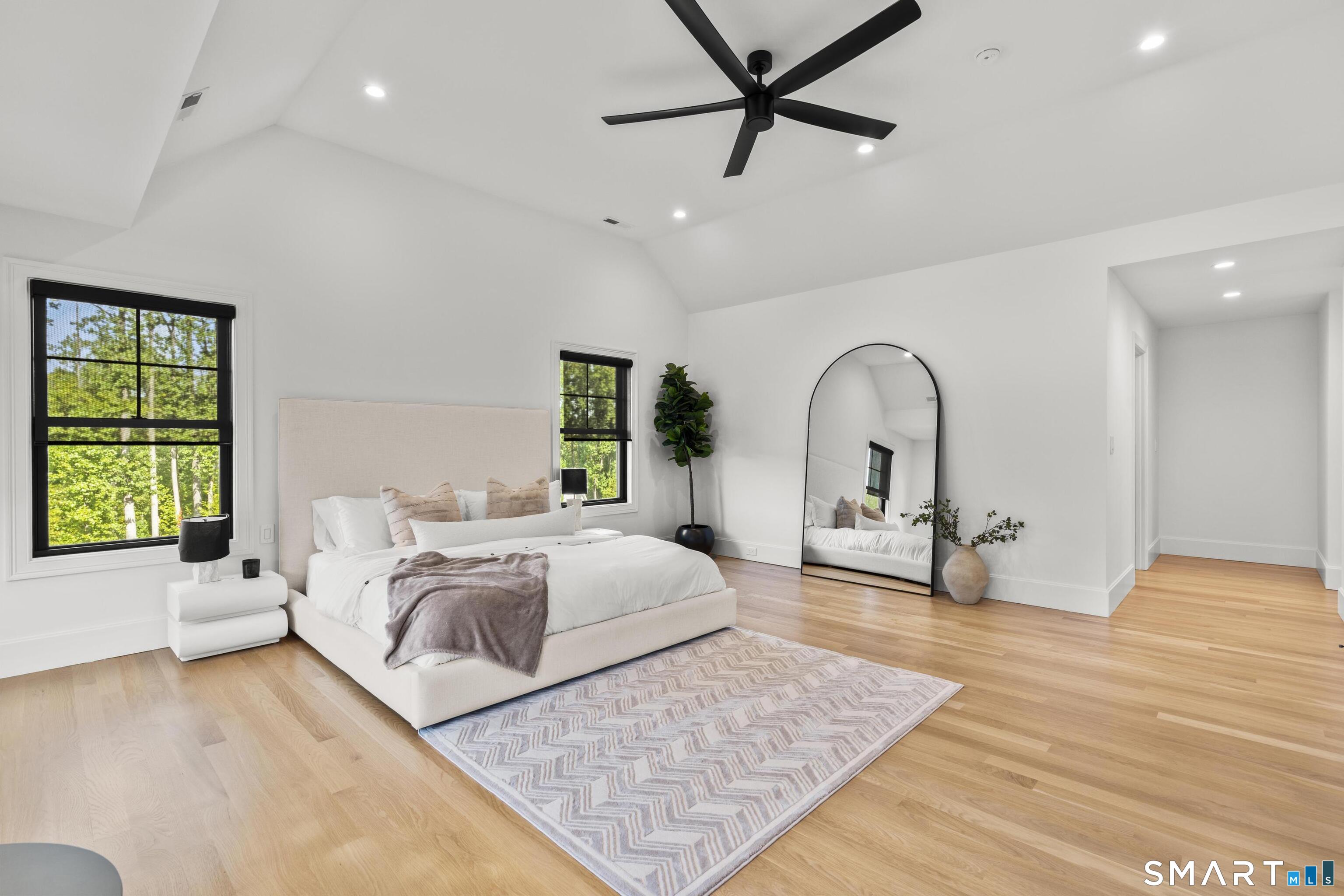 8 Holly Lane